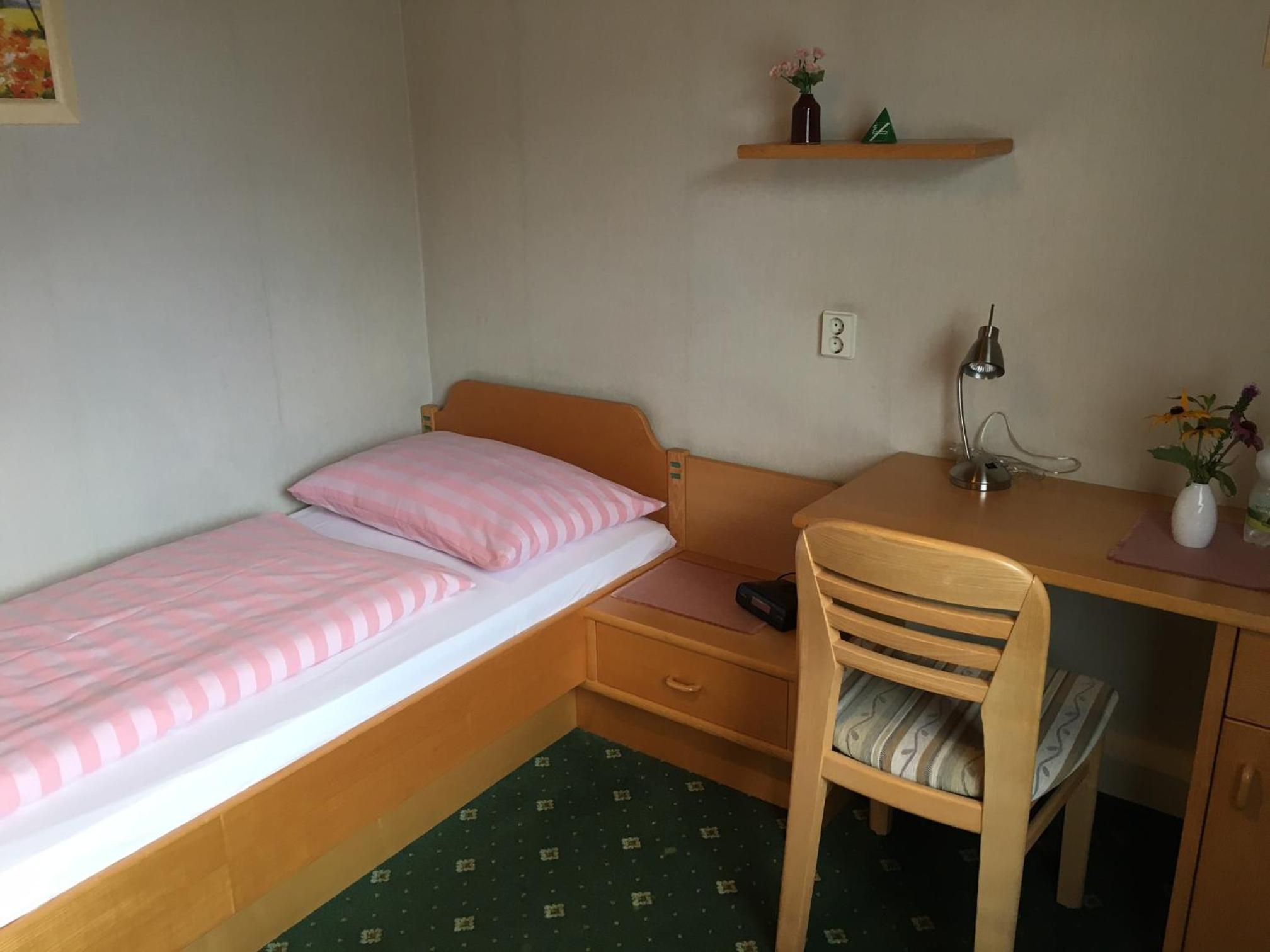 Single Room photo 2