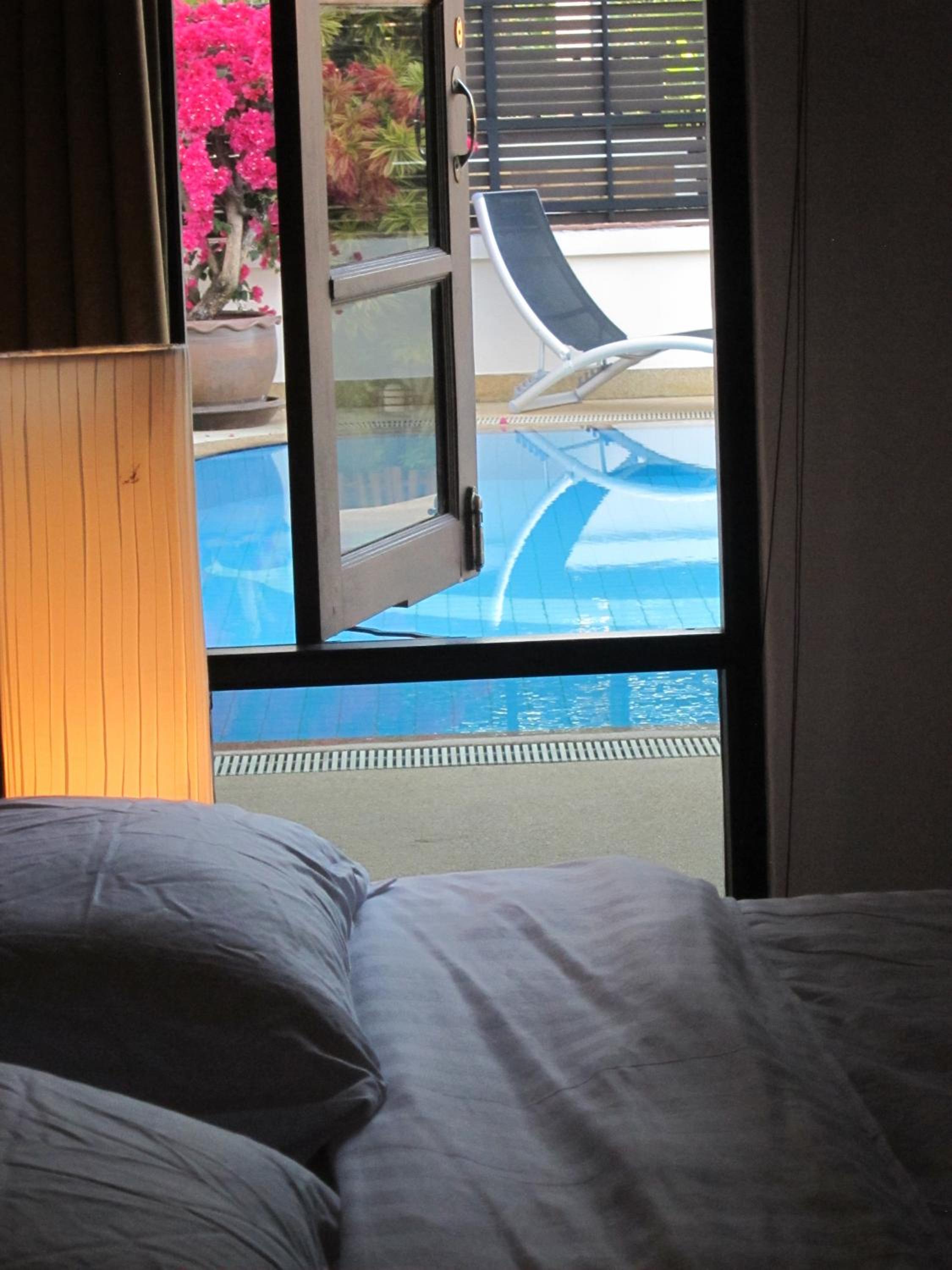 Deluxe King Room - Photo 3