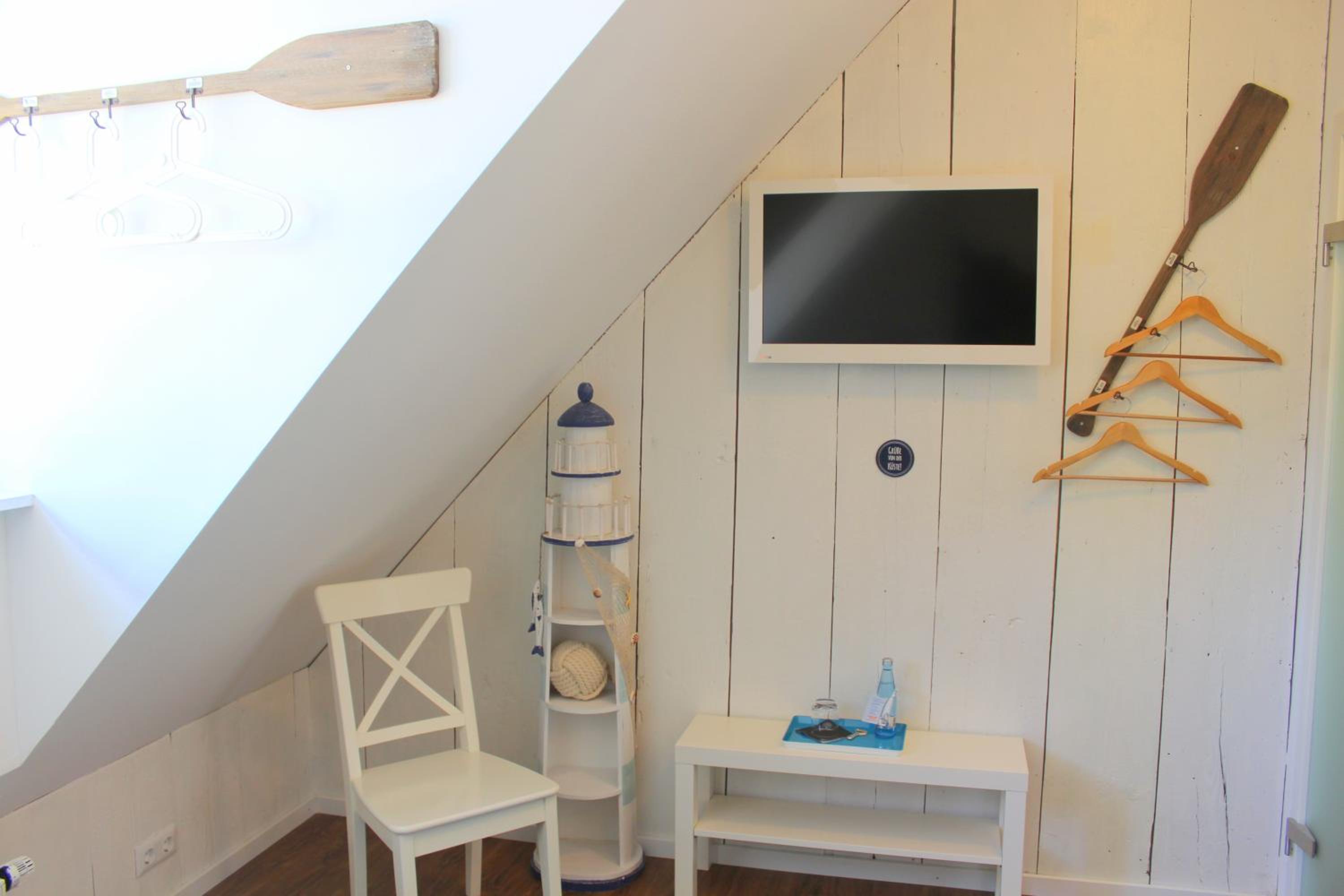 Standard Double Room - Photo 11