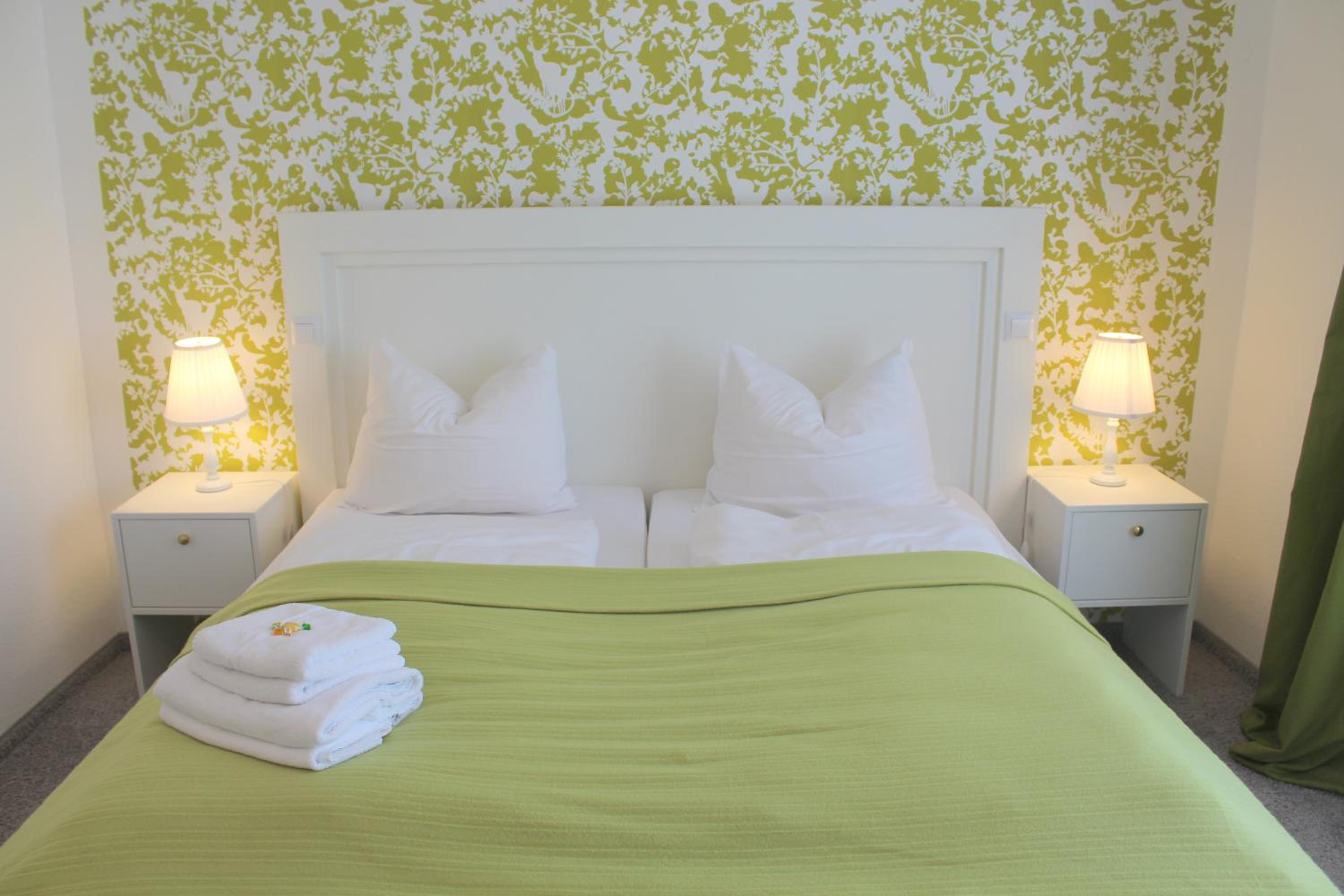 Standard Double Room - Photo 9