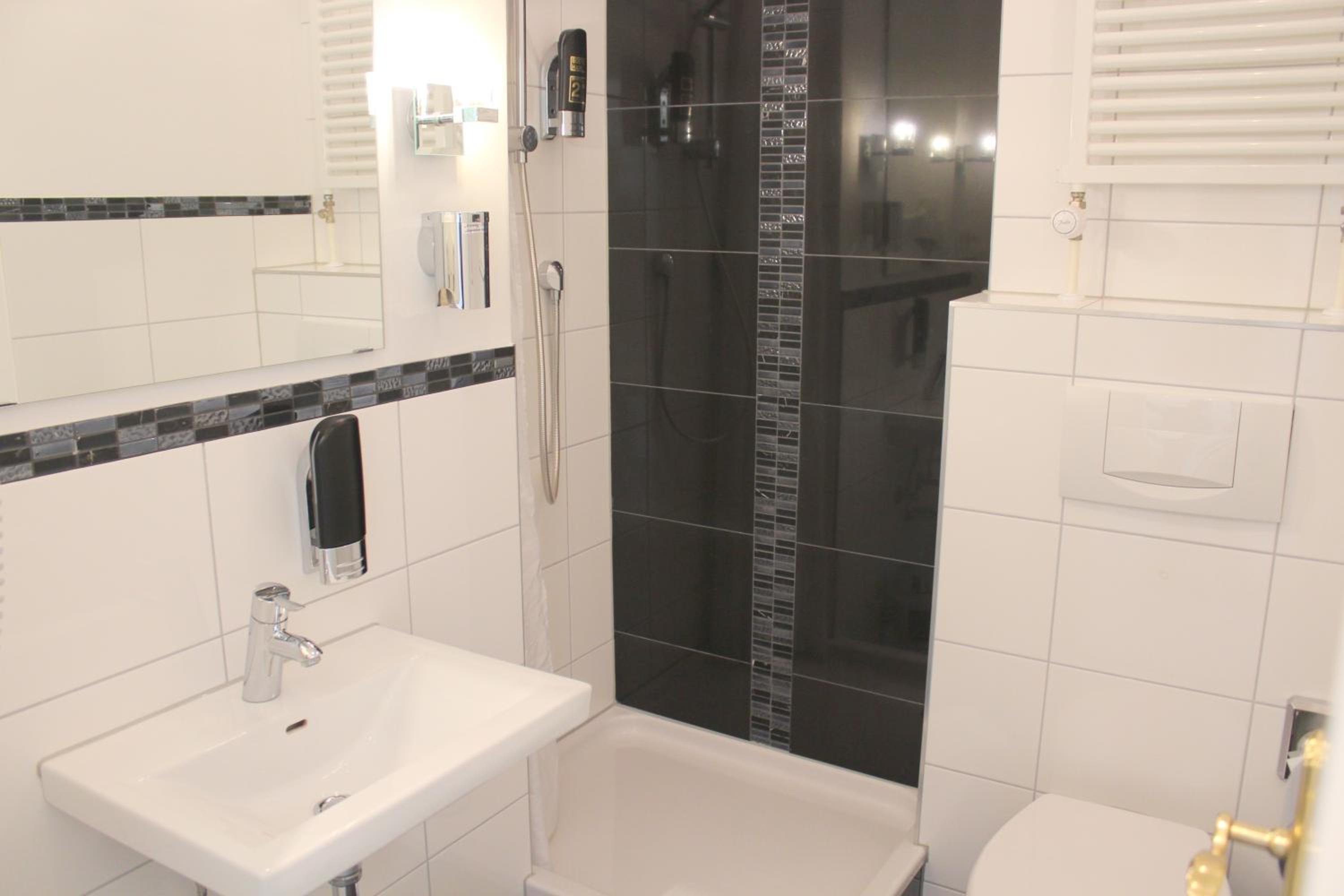 Standard Double Room - Photo 6