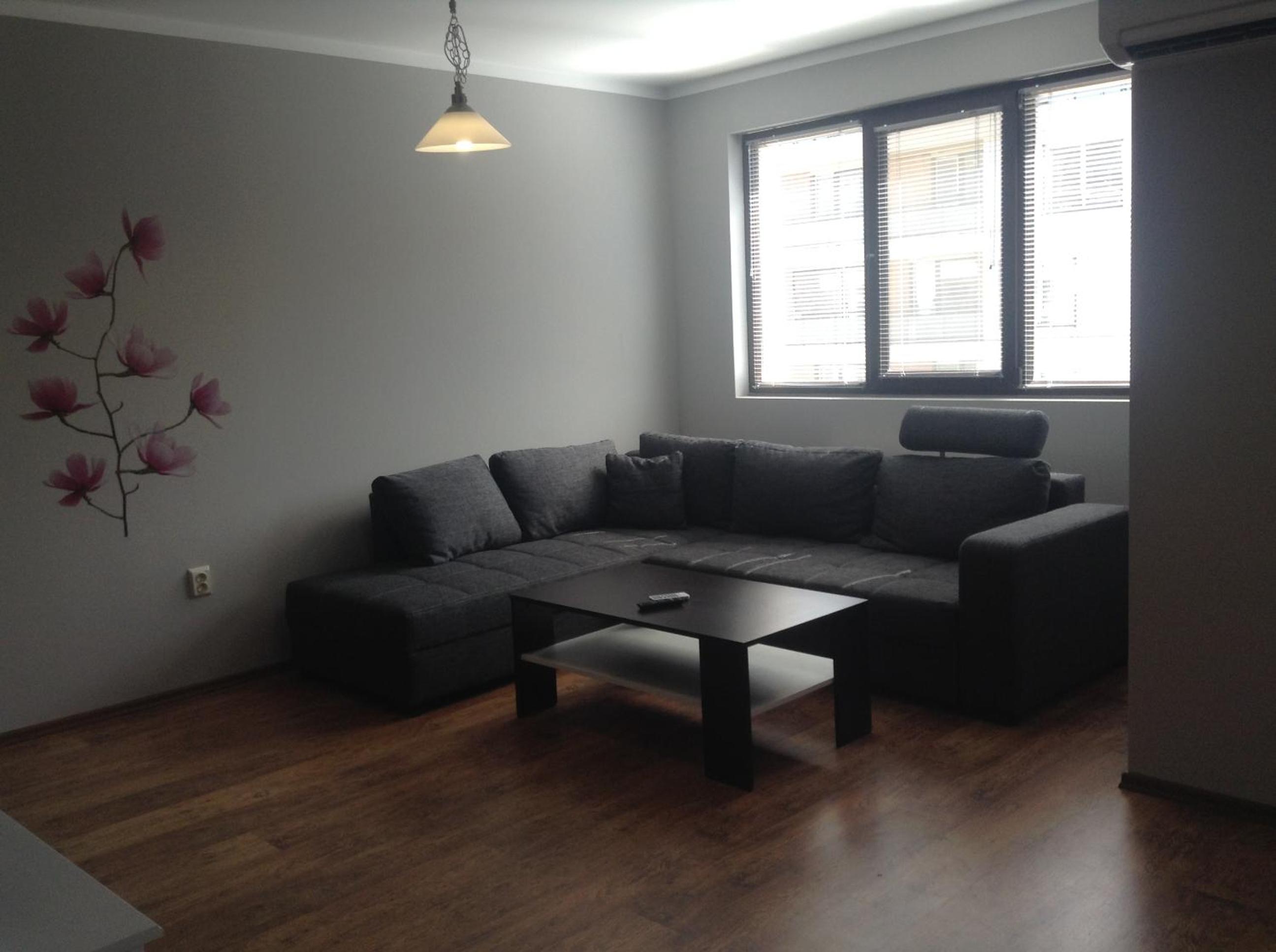One-Bedroom Apartment - Photo 9