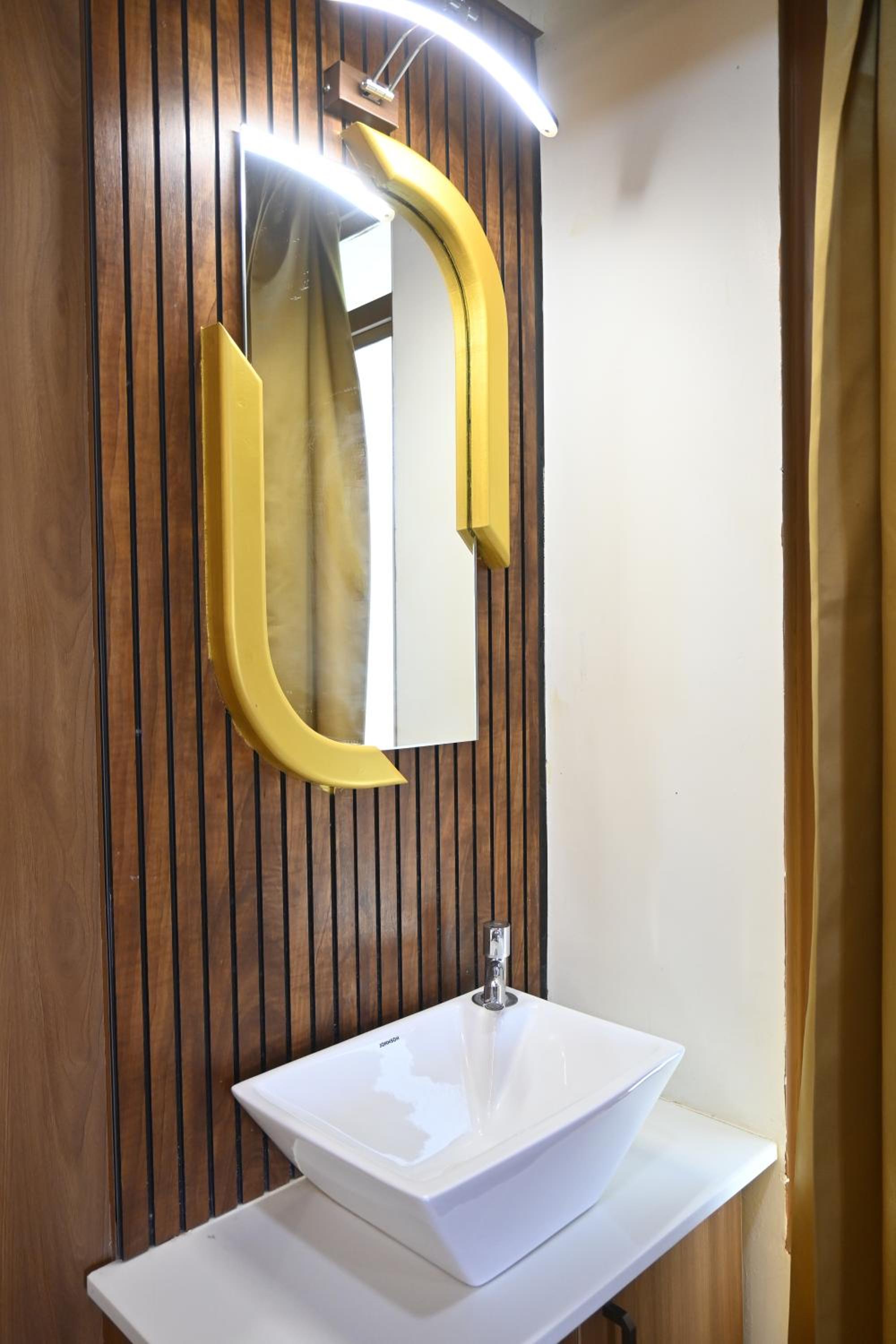 Deluxe Suite - Photo 3