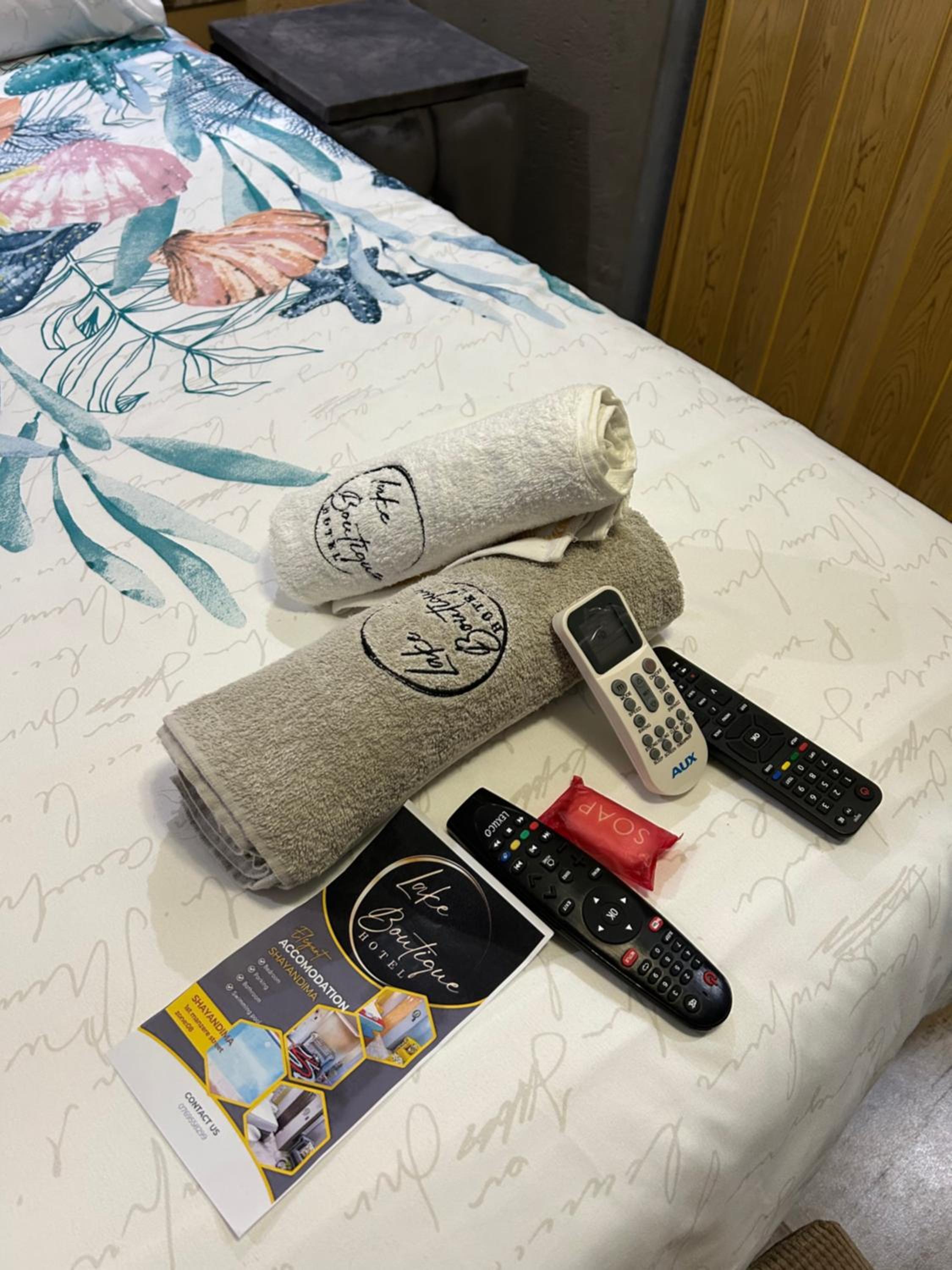 Deluxe Double Room (2 Adults + 1 Child) photo 1