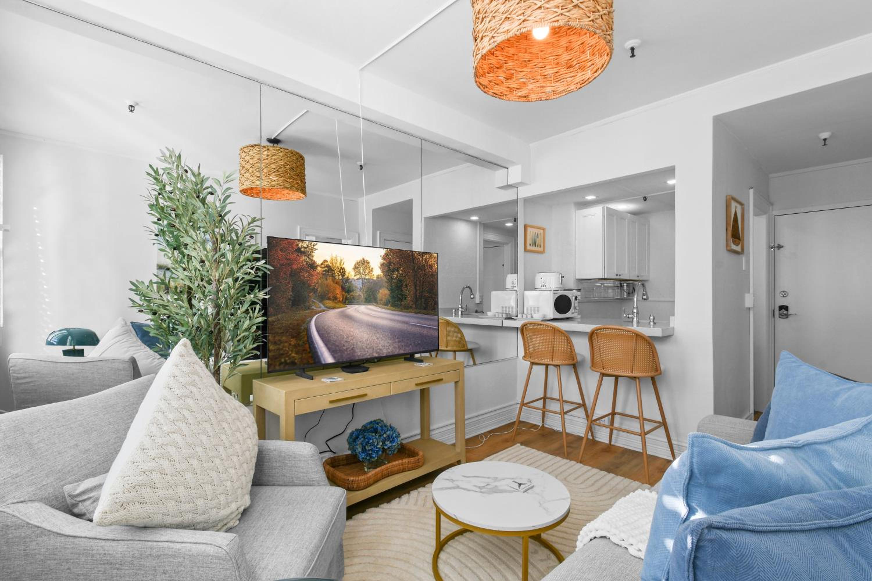 Classic One-Bedroom Apartment with King Bed