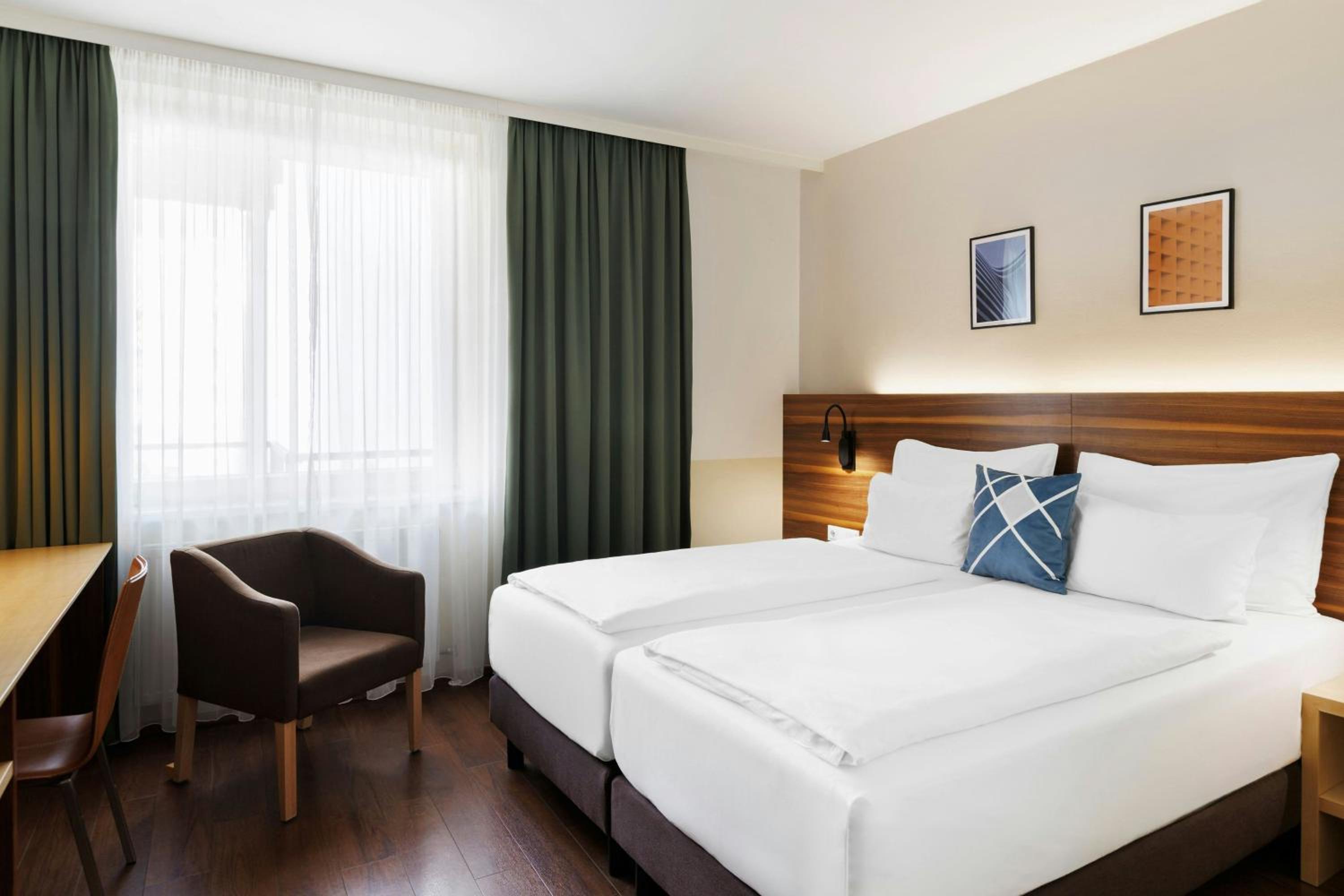 Standard Twin Room with Two Twin Beds
