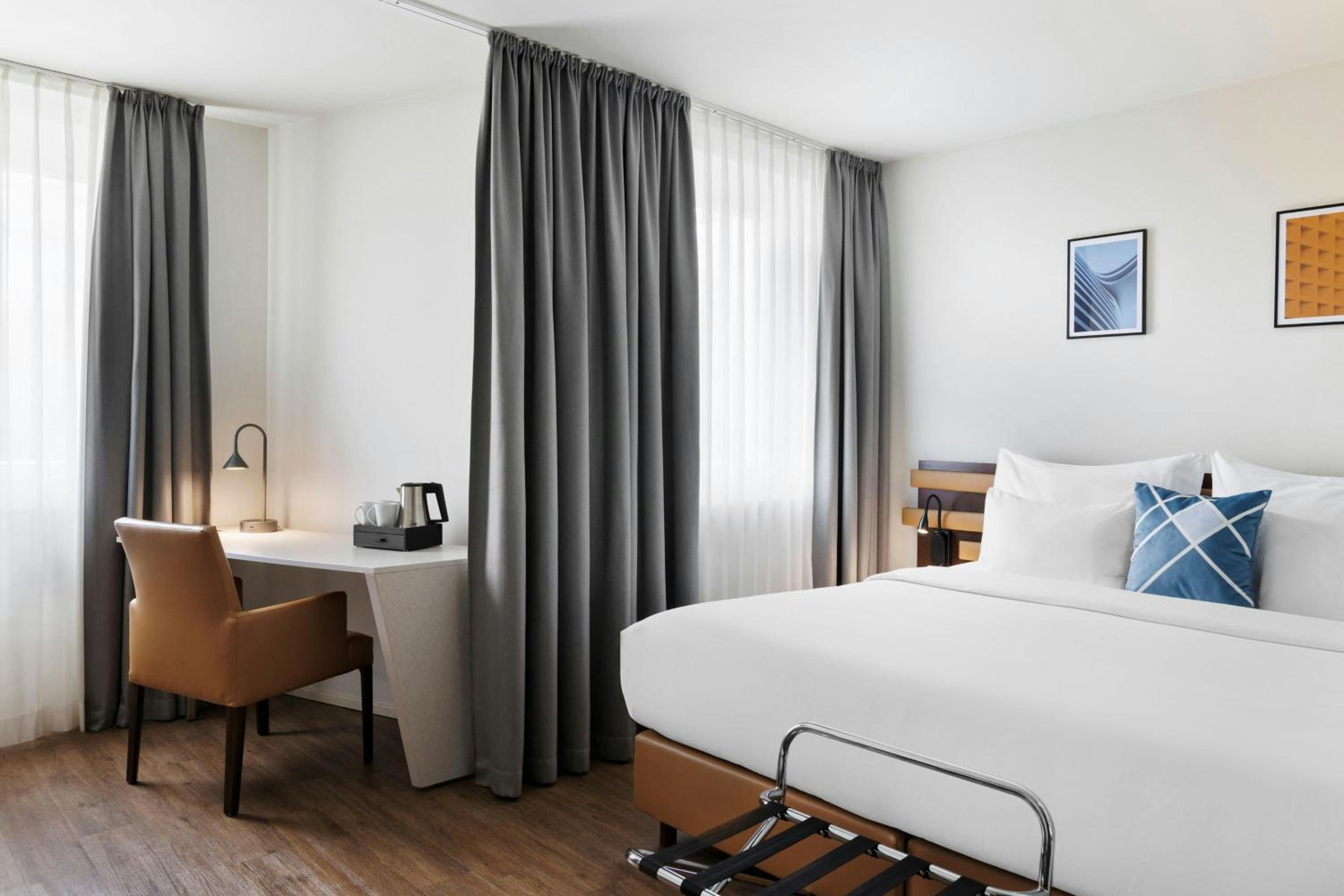 Large Triple Twin Room