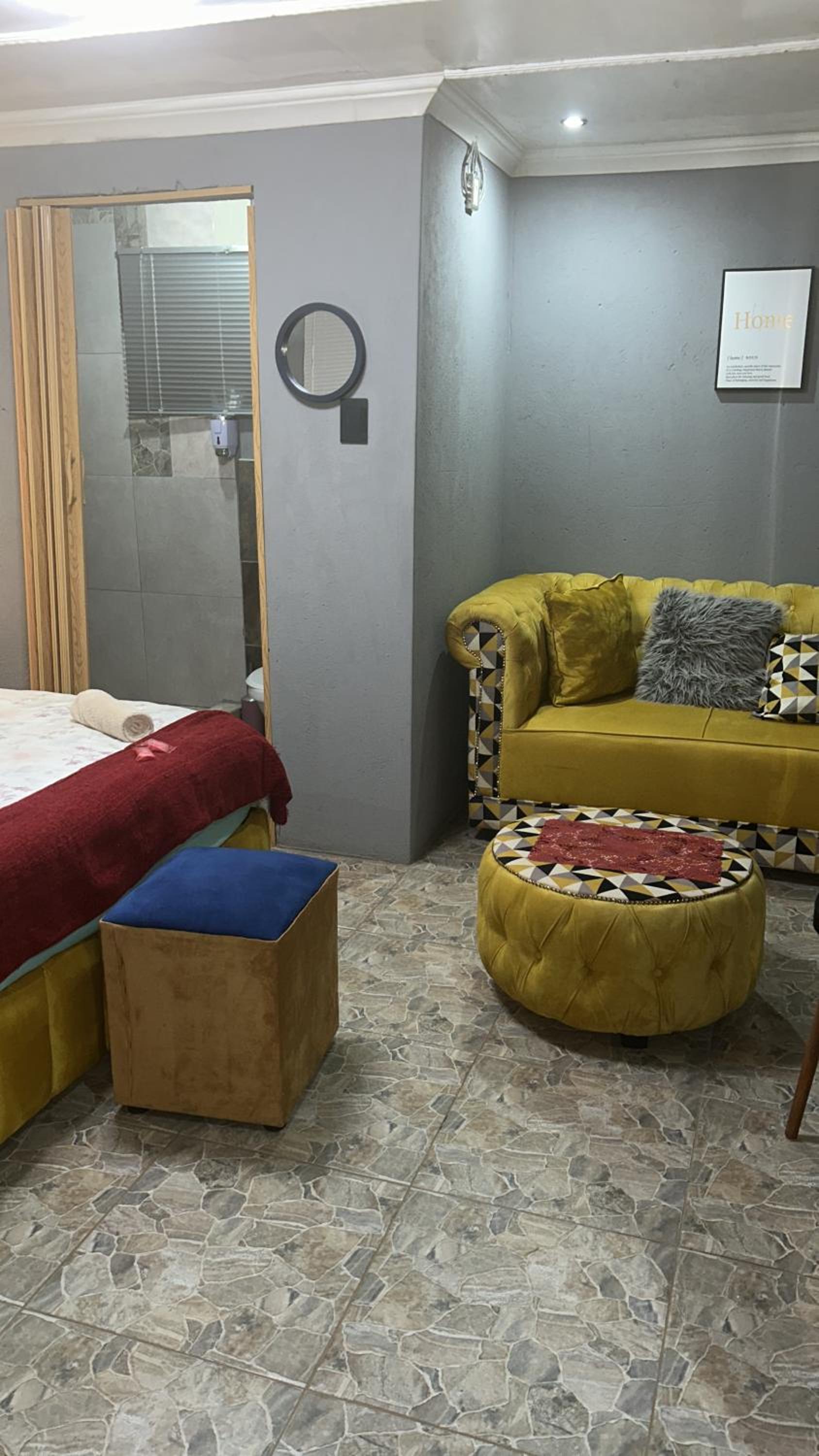 Deluxe Double Room (2 Adults + 1 Child) photo 3