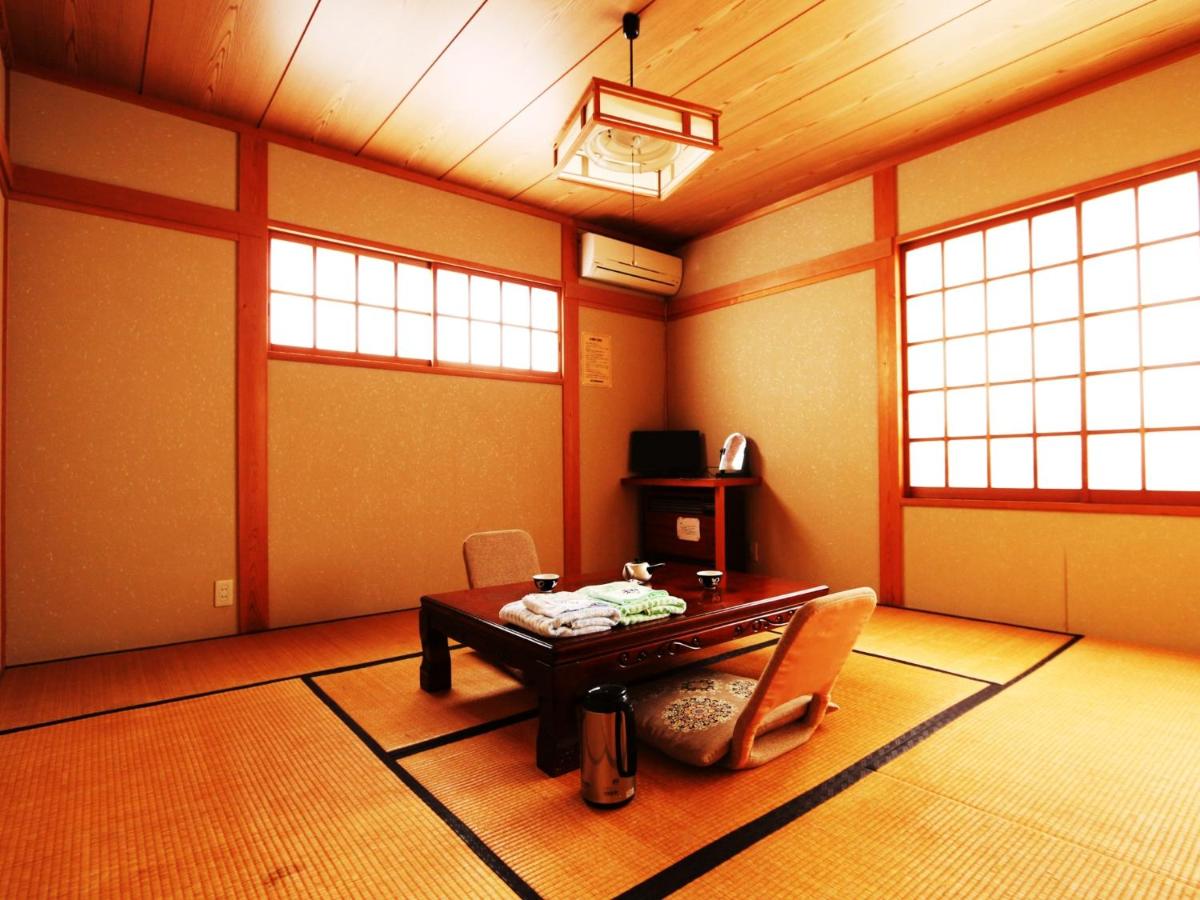 Japanese-Style Standard Room with Shared Bathroom photo 1