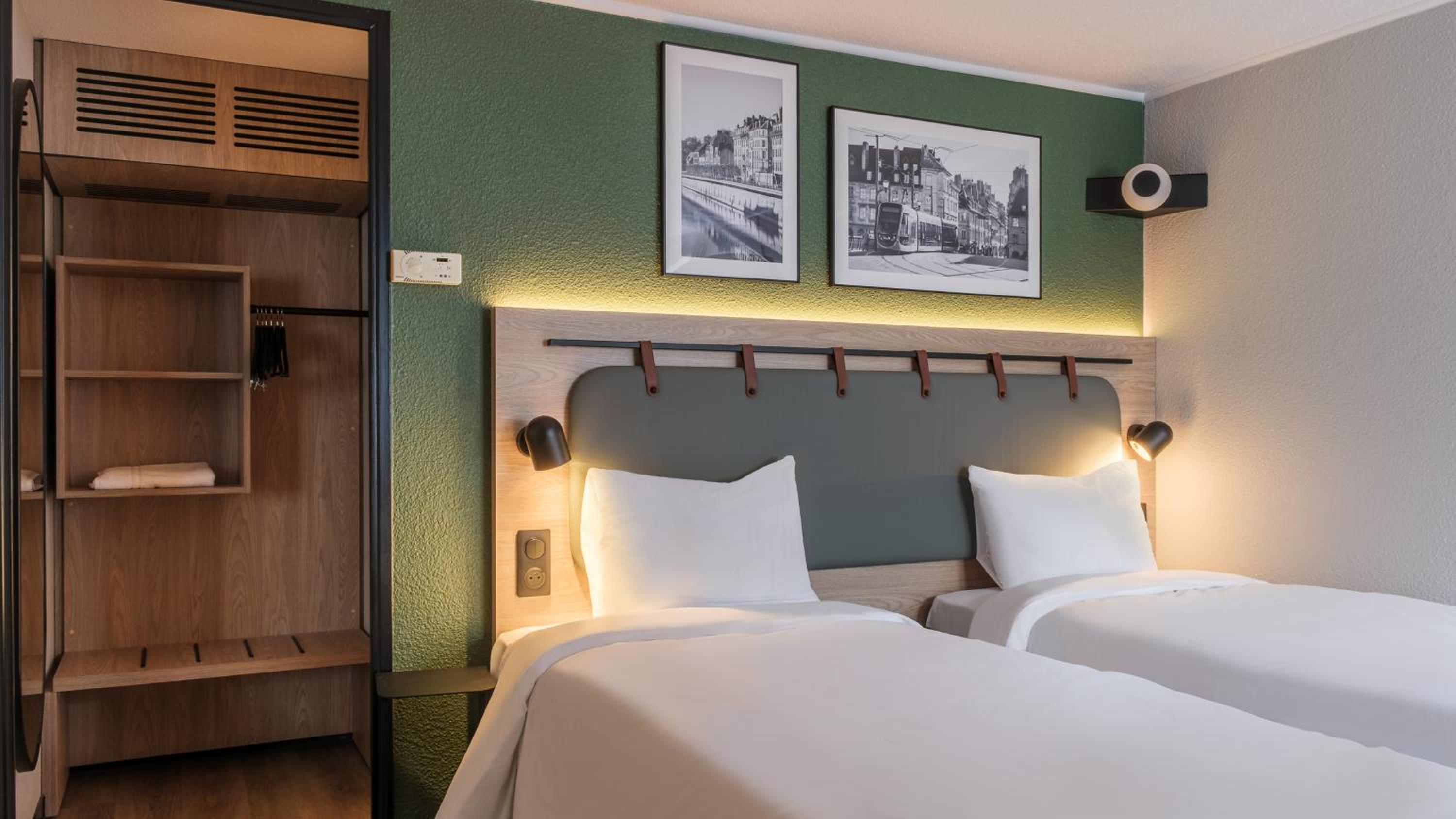 Standard Room - 2 Single Beds - Photo 2