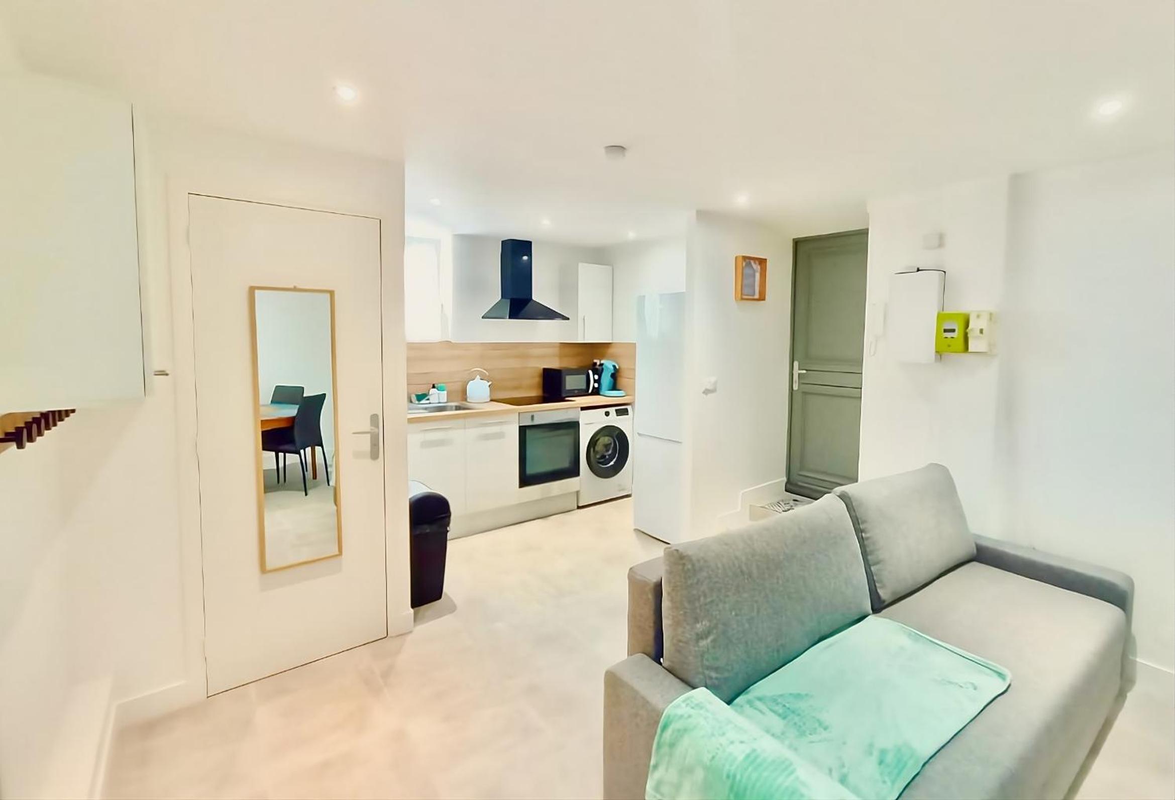 One-Bedroom Apartment