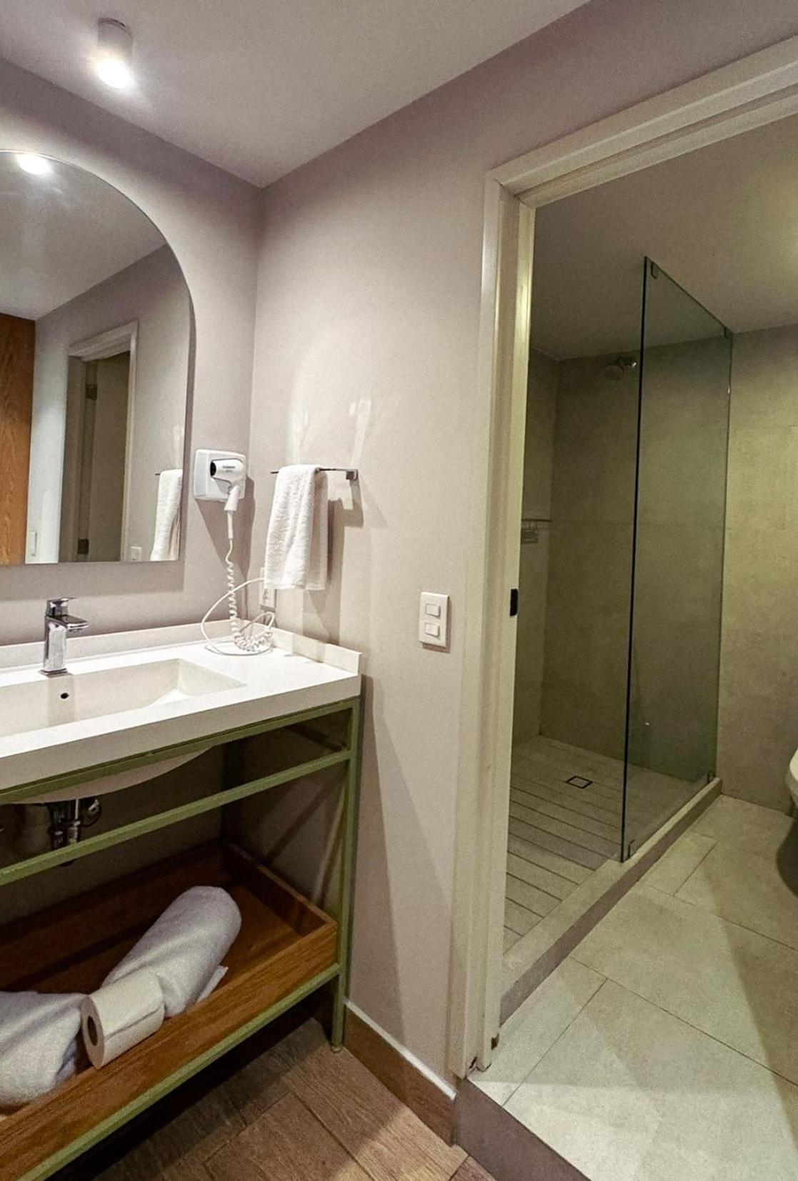 Deluxe Room - Photo 4
