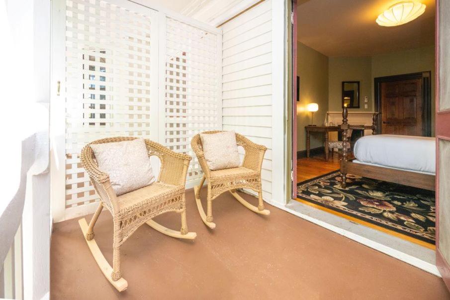 Queen Room with Balcony