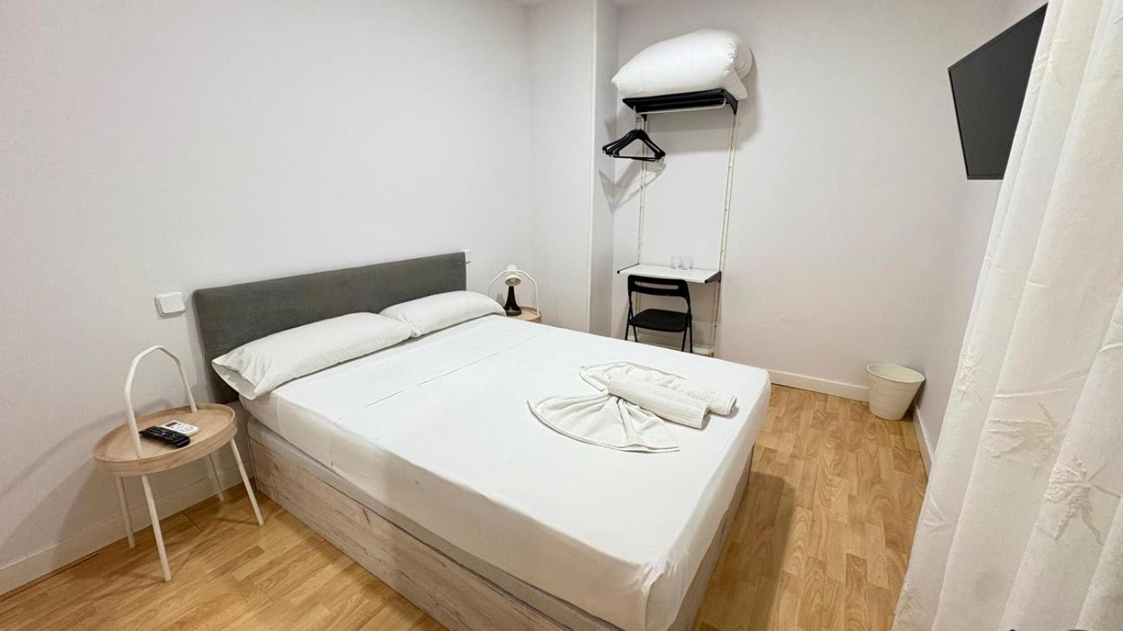 Standard Double Room with Shared Bathroom photo 3
