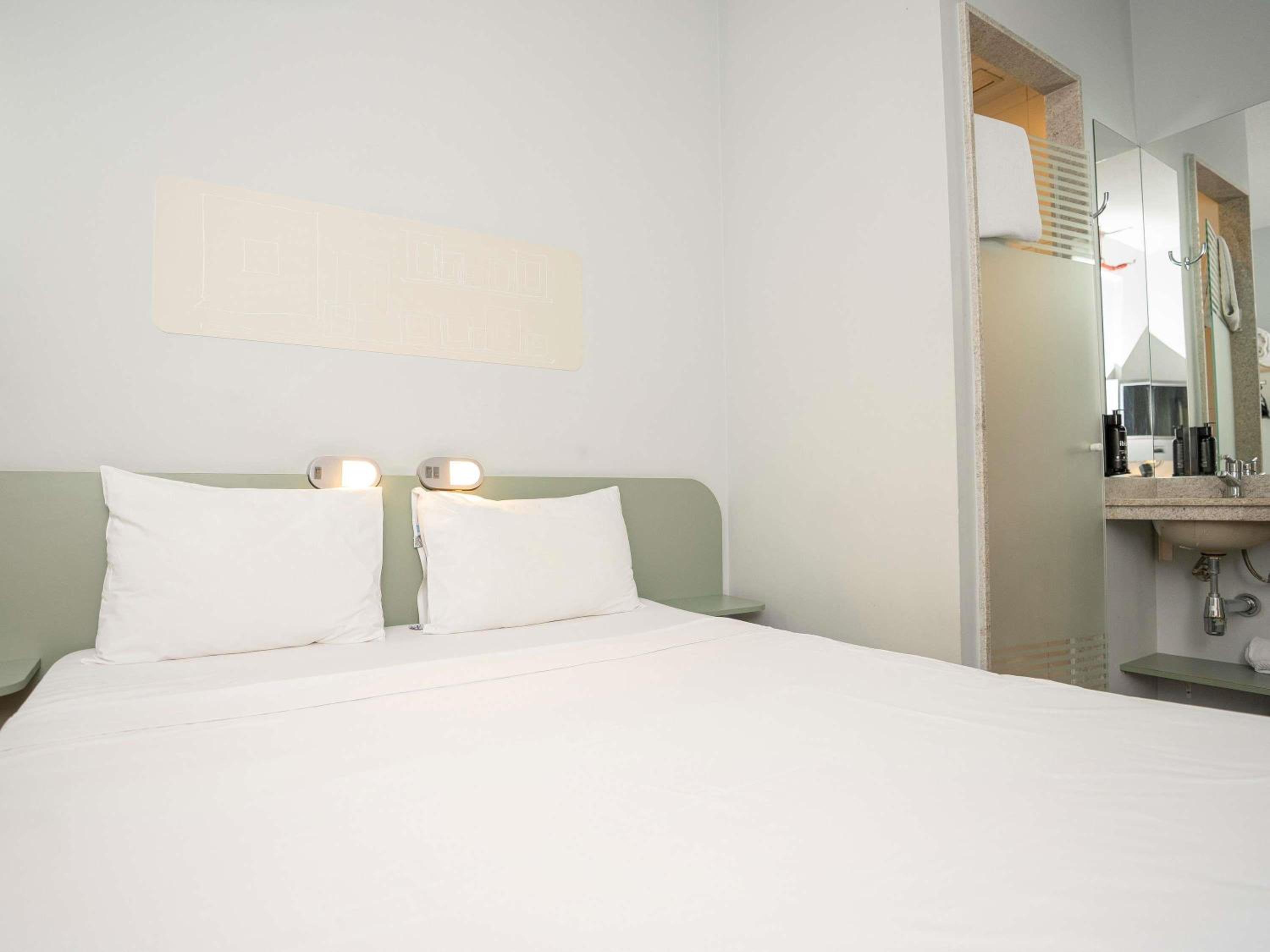 Standard Adapted Room with double bed photo 2