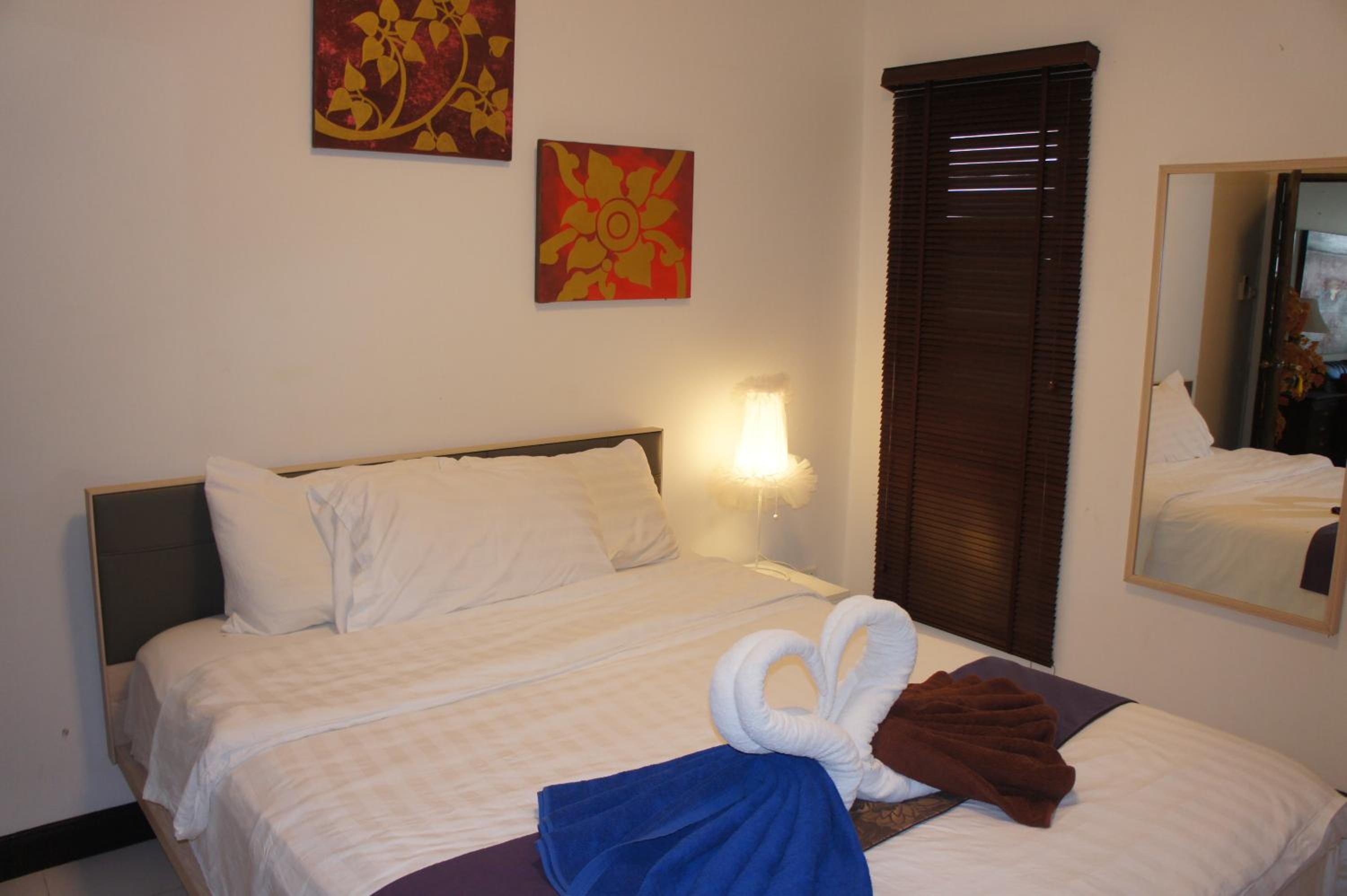 Double Room with Shared Bathroom photo 3