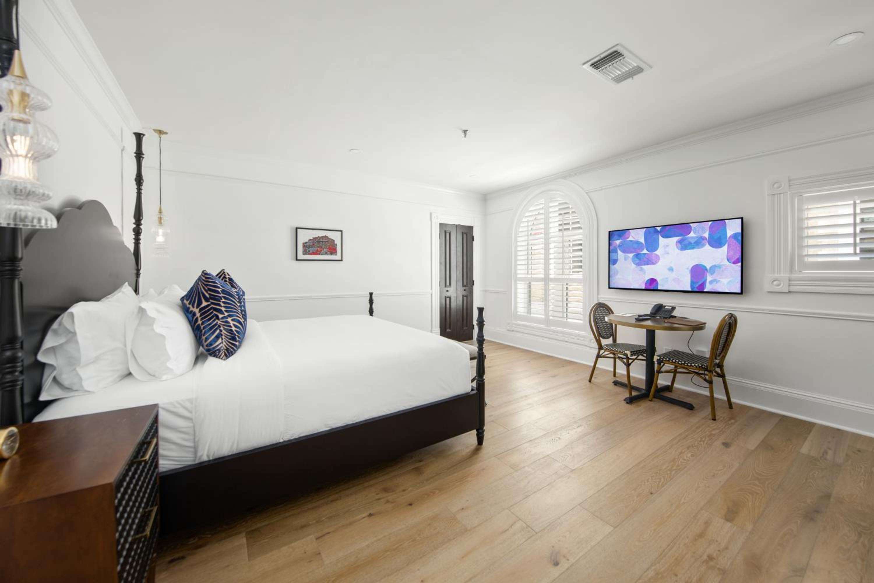 King Room - Disability Access - Photo 11