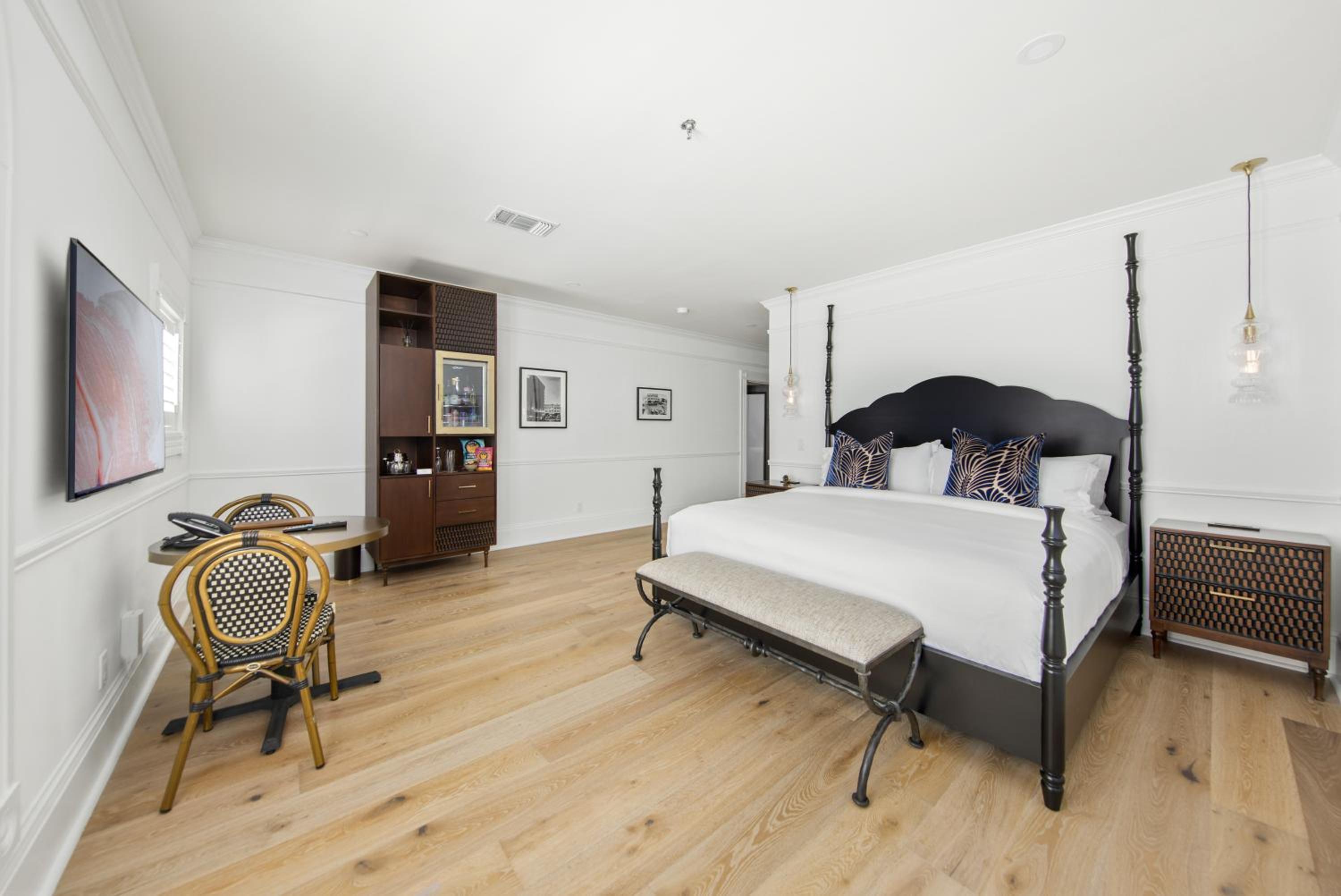 King Room - Disability Access - Photo 10