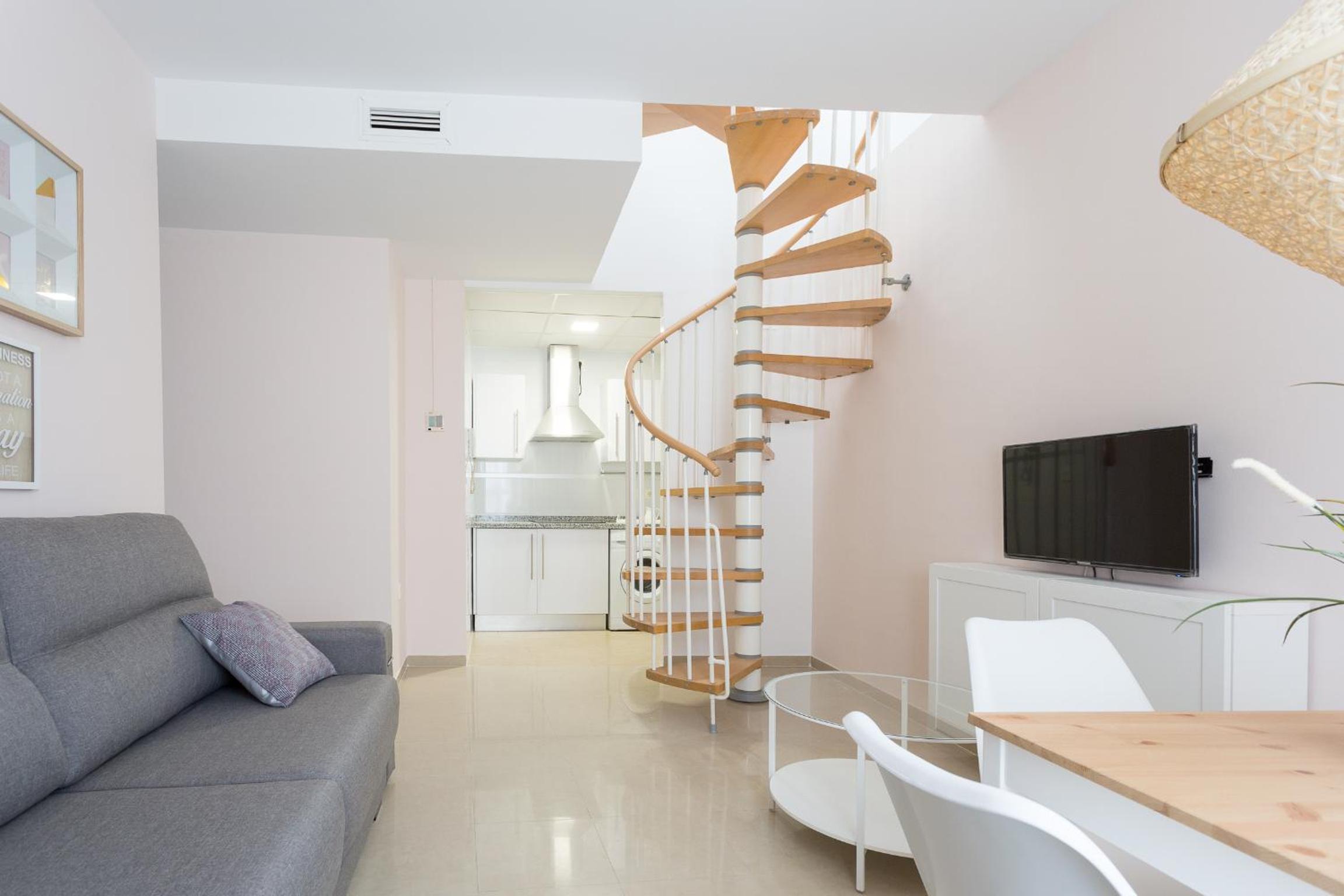 Duplex Attic with Terrace - Photo 14