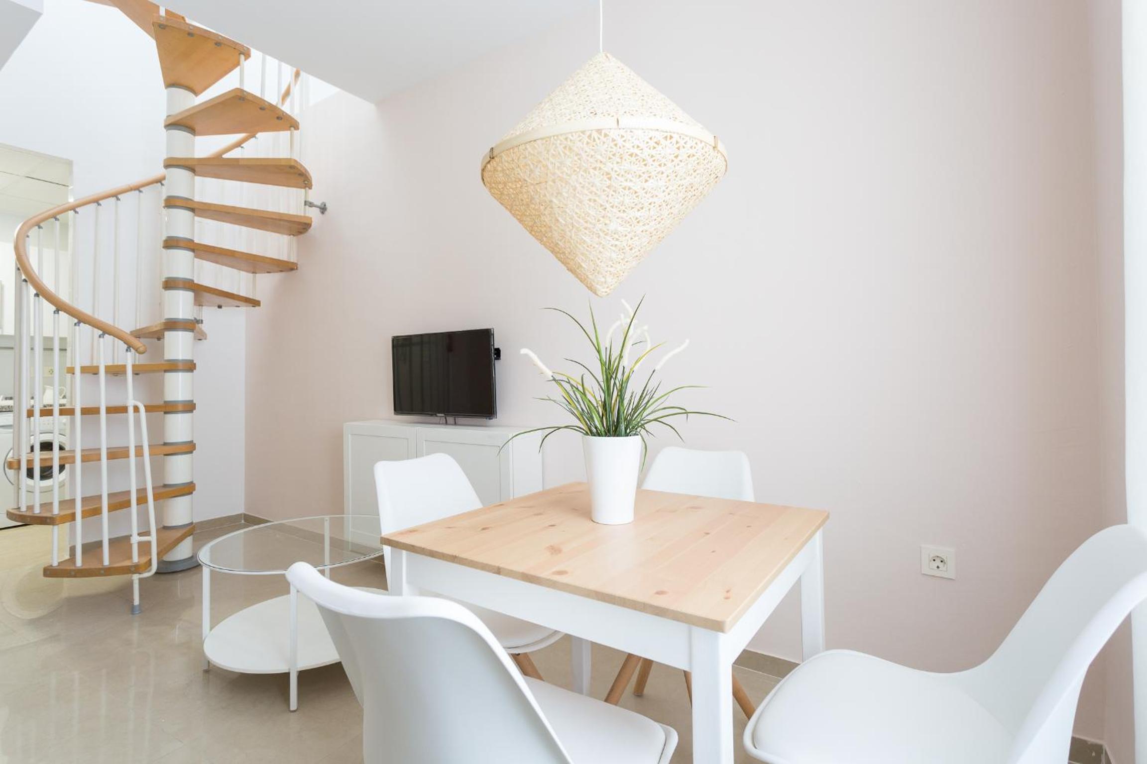Duplex Attic with Terrace - Photo 12