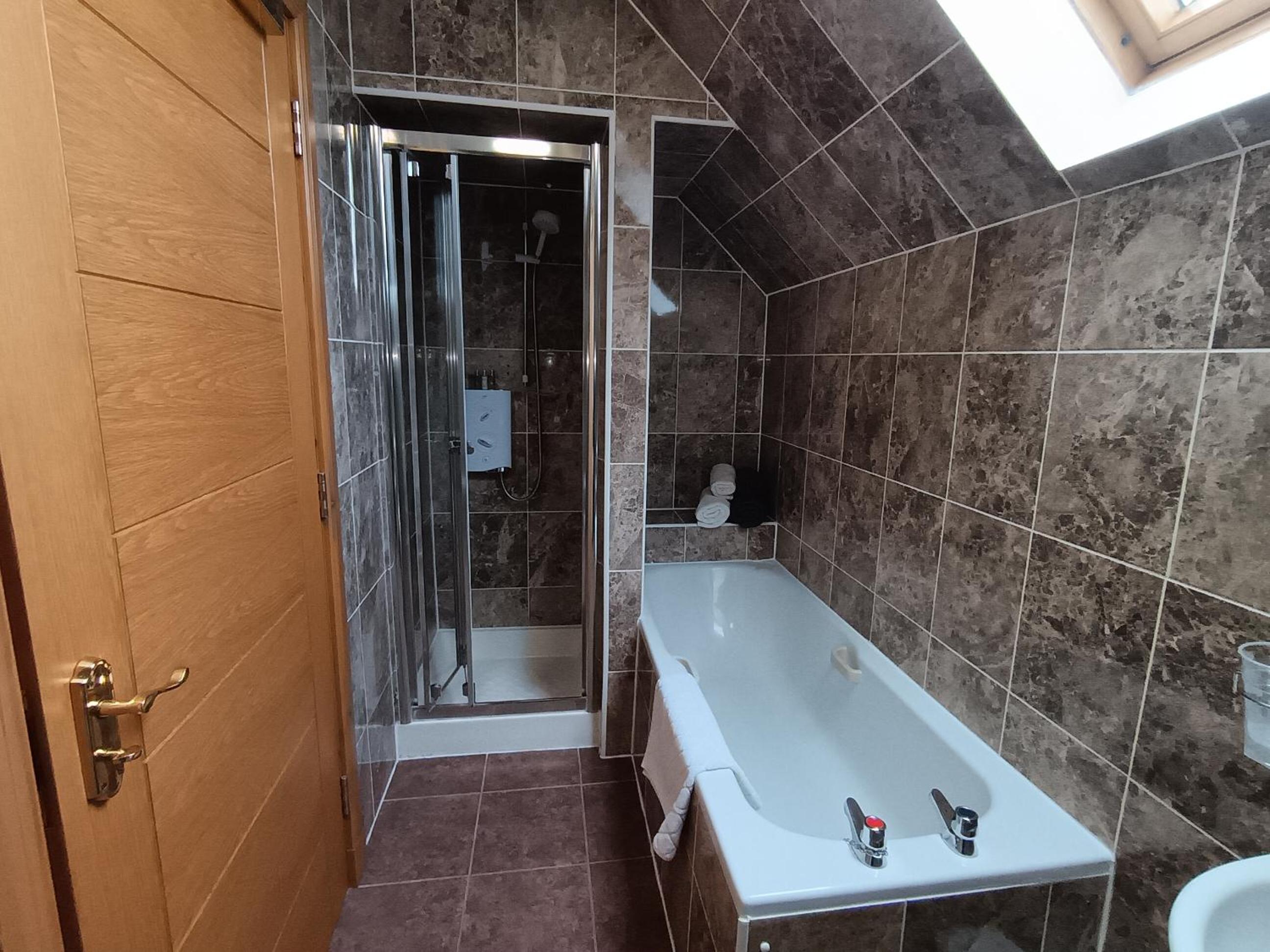 Deluxe Double Room with Bath photo 2
