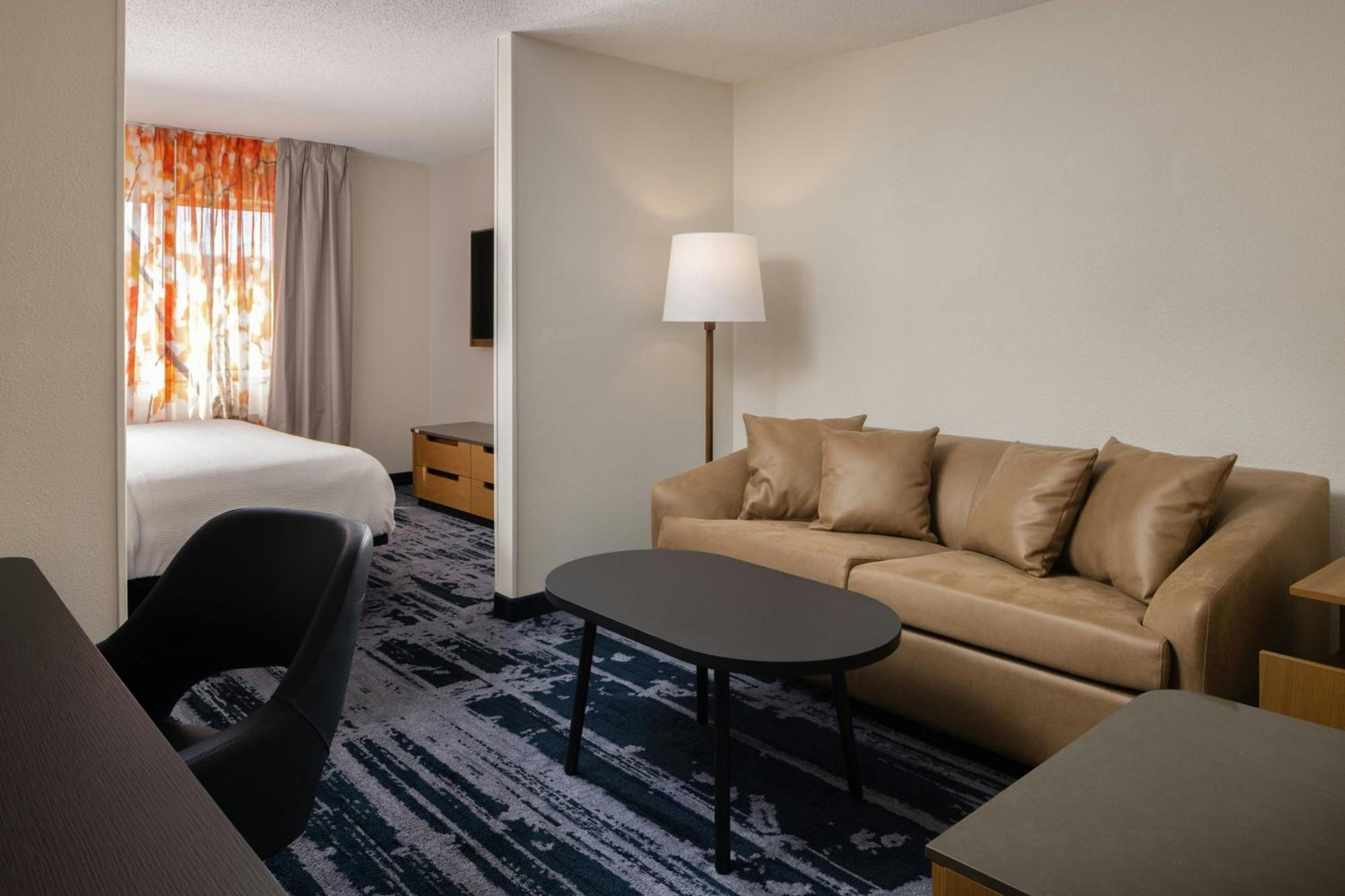Executive King Suite with Sofa Bed and Tub - Mobility/Hearing Accessible - Photo 2
