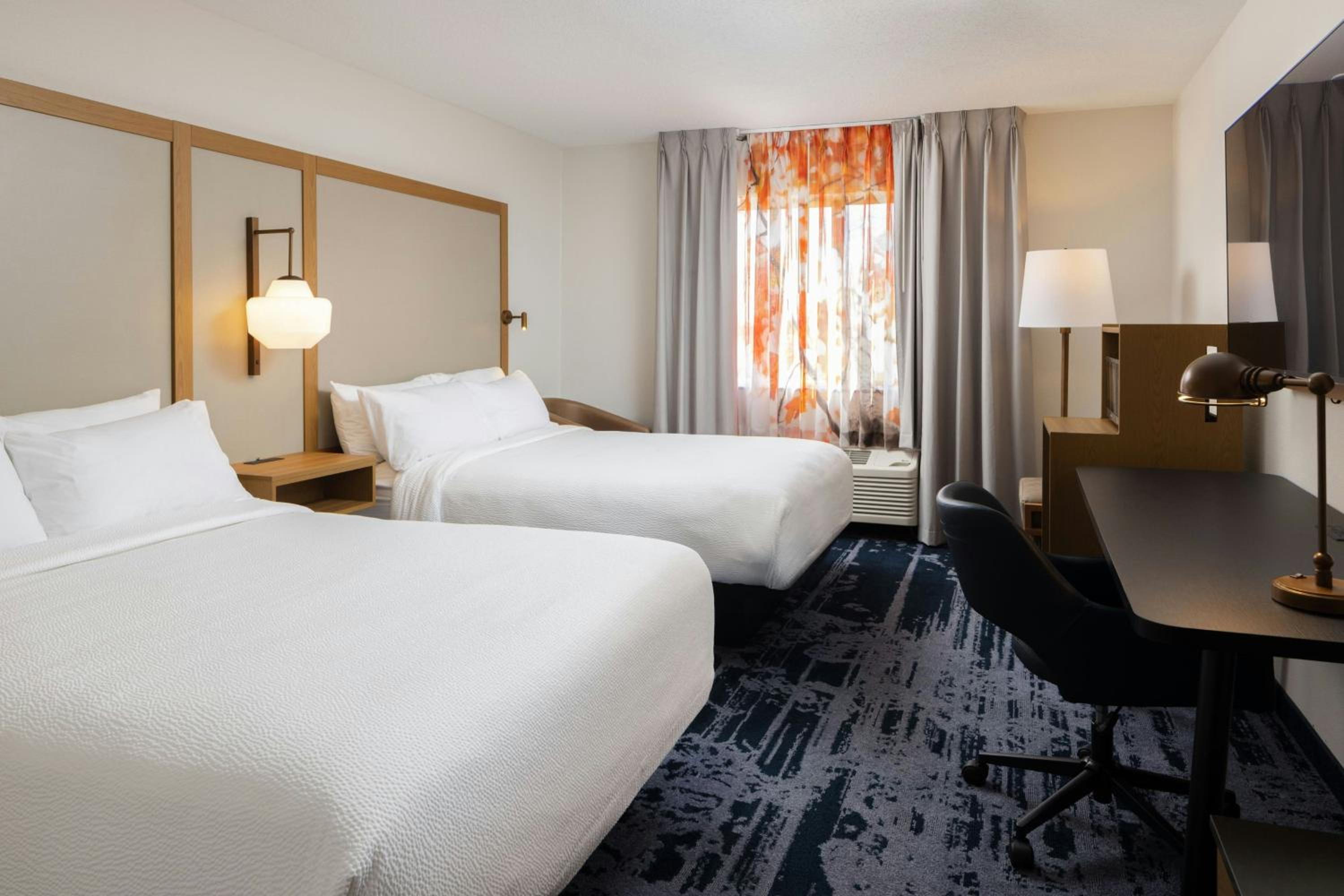 Queen Room with Two Queen Beds and Adapted Tub - Mobility and Hearing Accessible - Photo 1