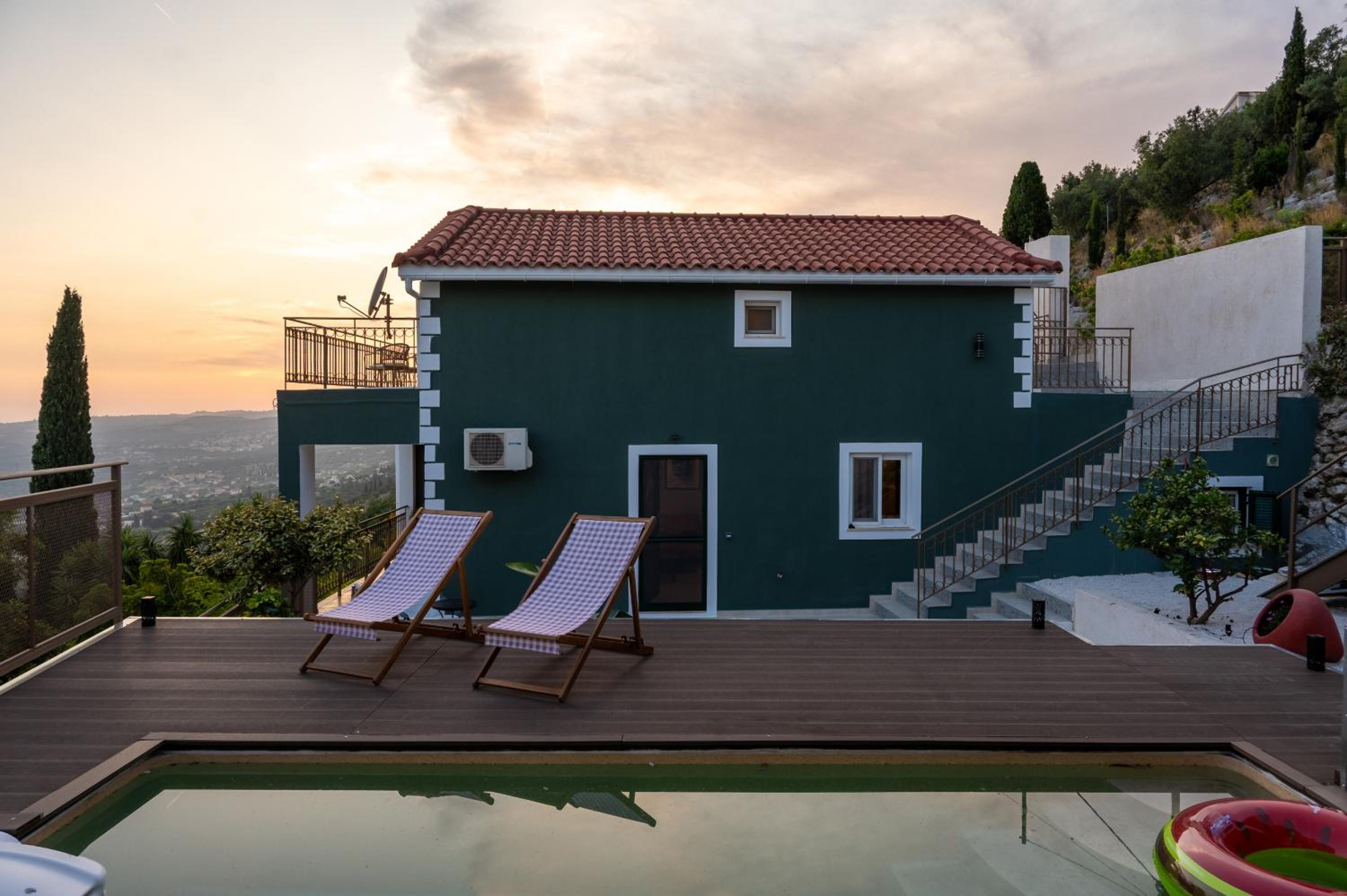 Three-Bedroom Villa photo 2