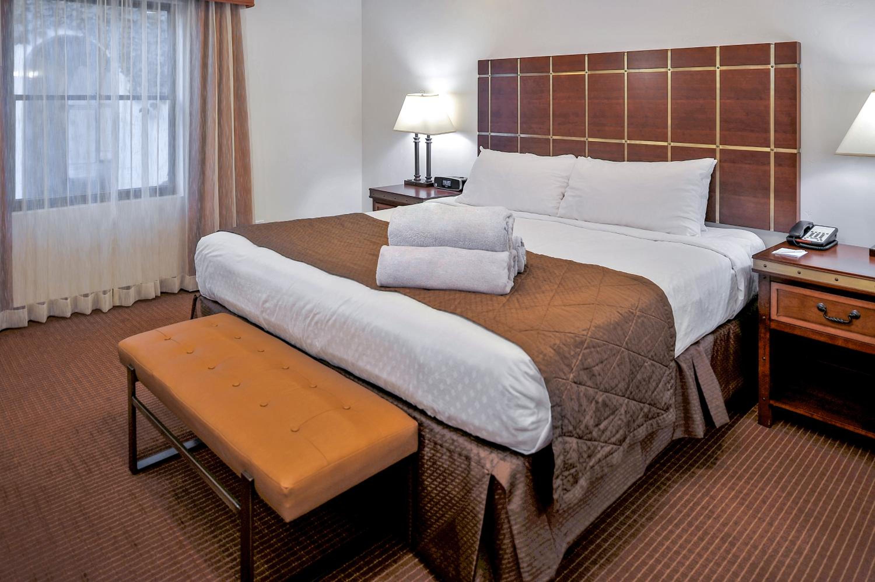 One-Bedroom King Plus Suite - Photo 7