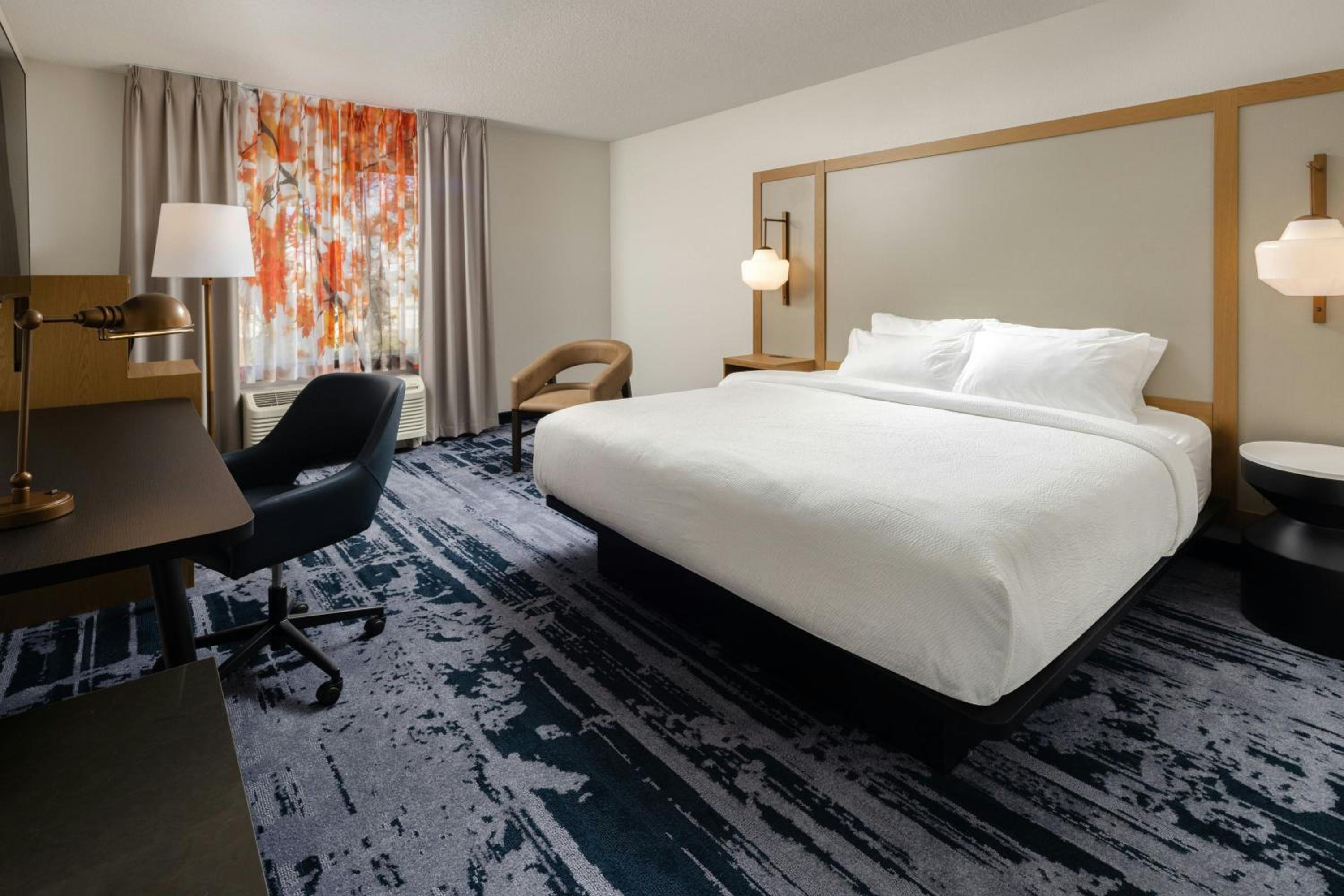 King Room with Sofa Bed - Hearing Accessible - Photo 1