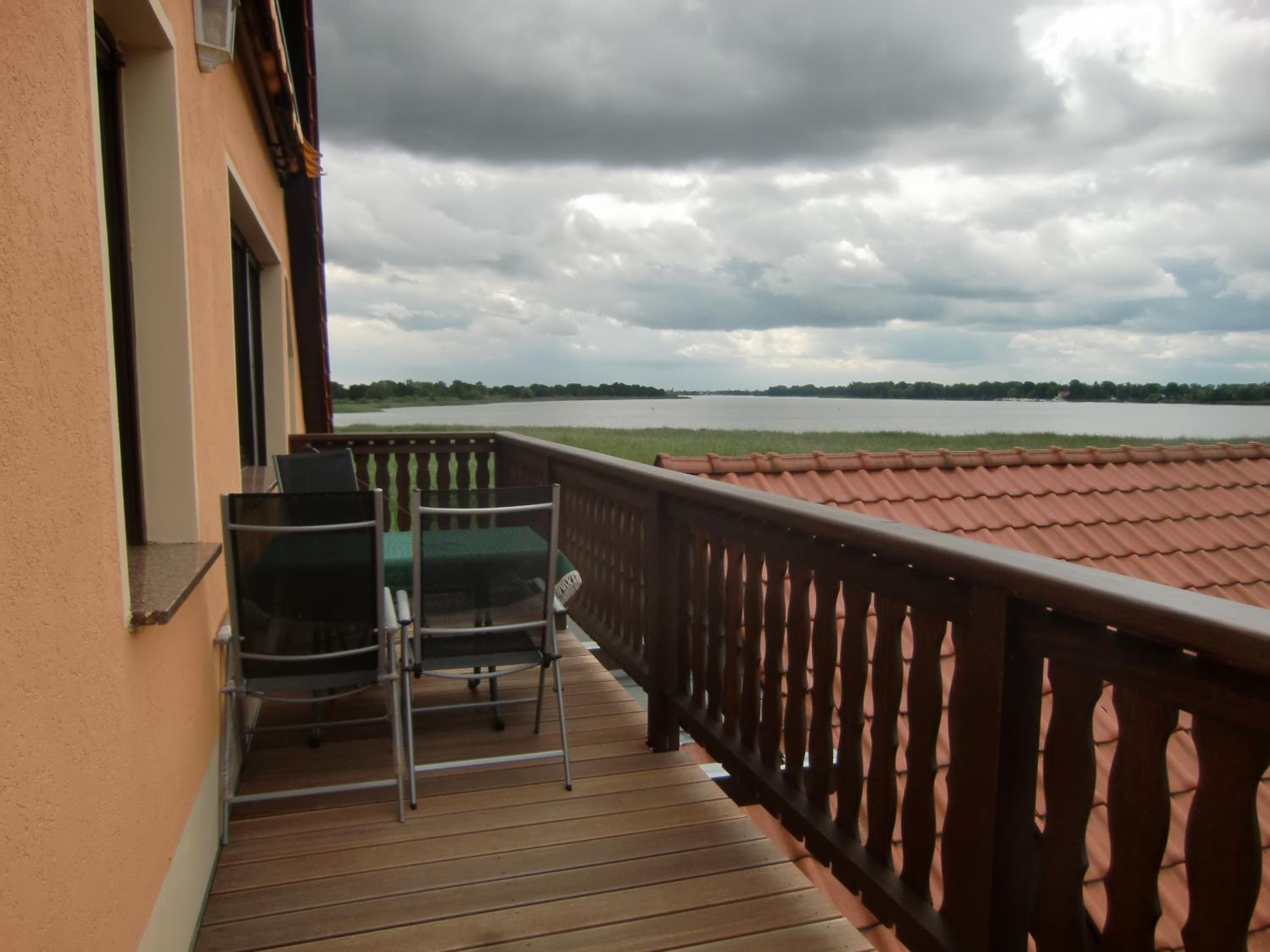 Two-Bedroom Apartment with Balcony photo 3