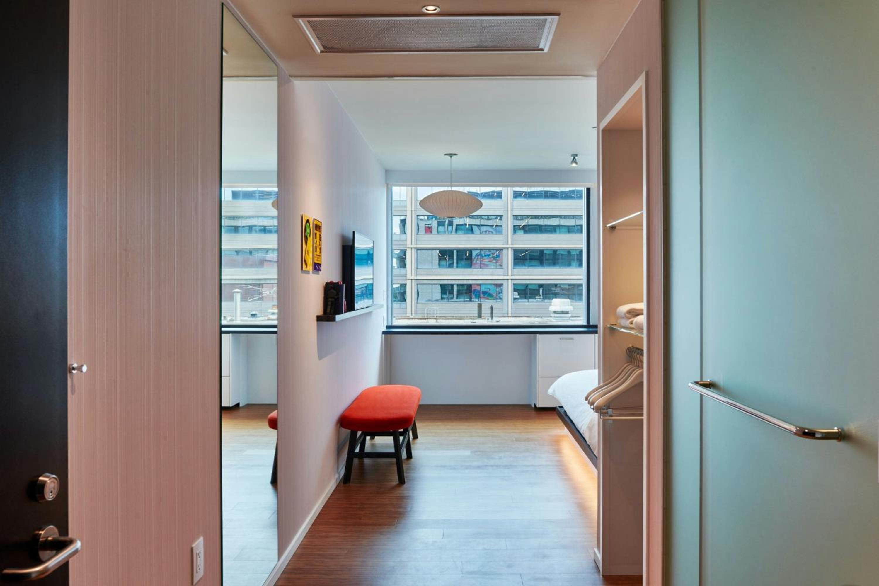 King Room - Accessible - Photo 3