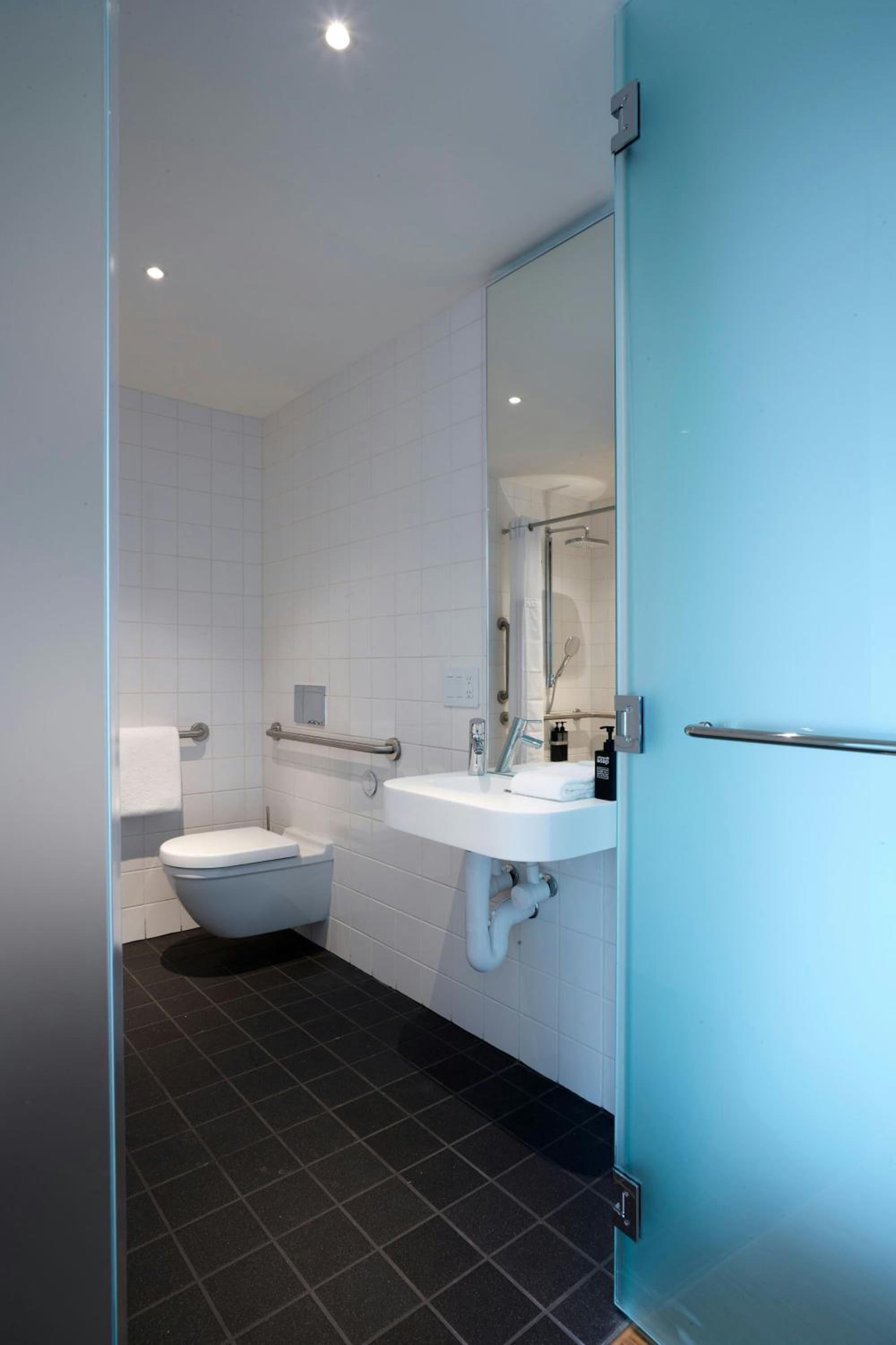 King Room - Accessible - Photo 4