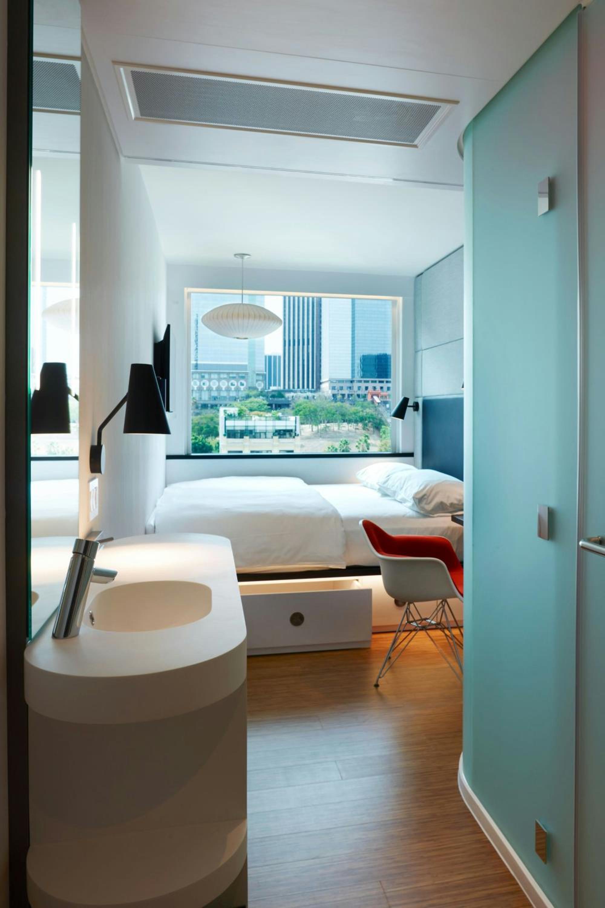 King Room with Premium View - Photo 5