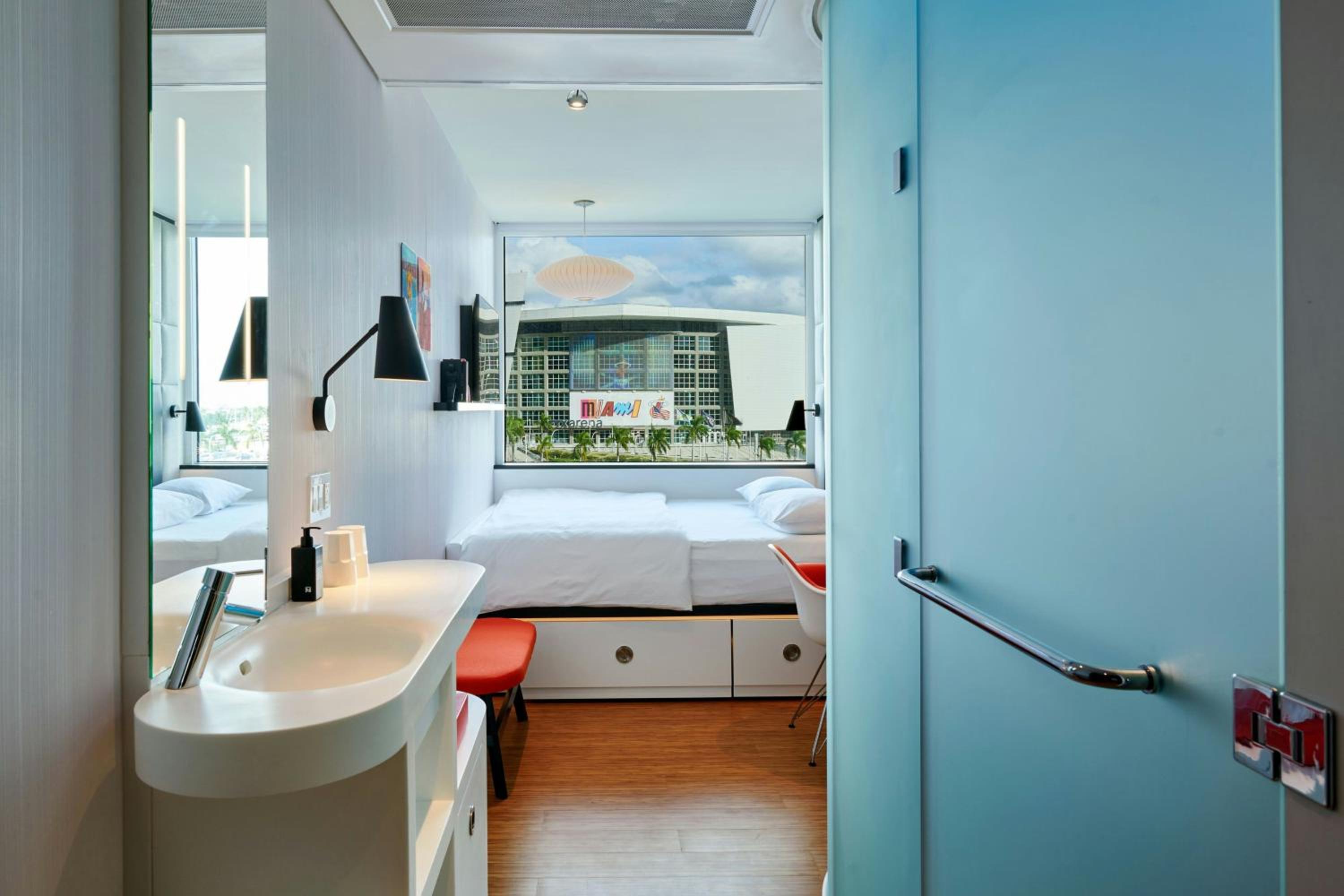 King Room with Premium View - Photo 8