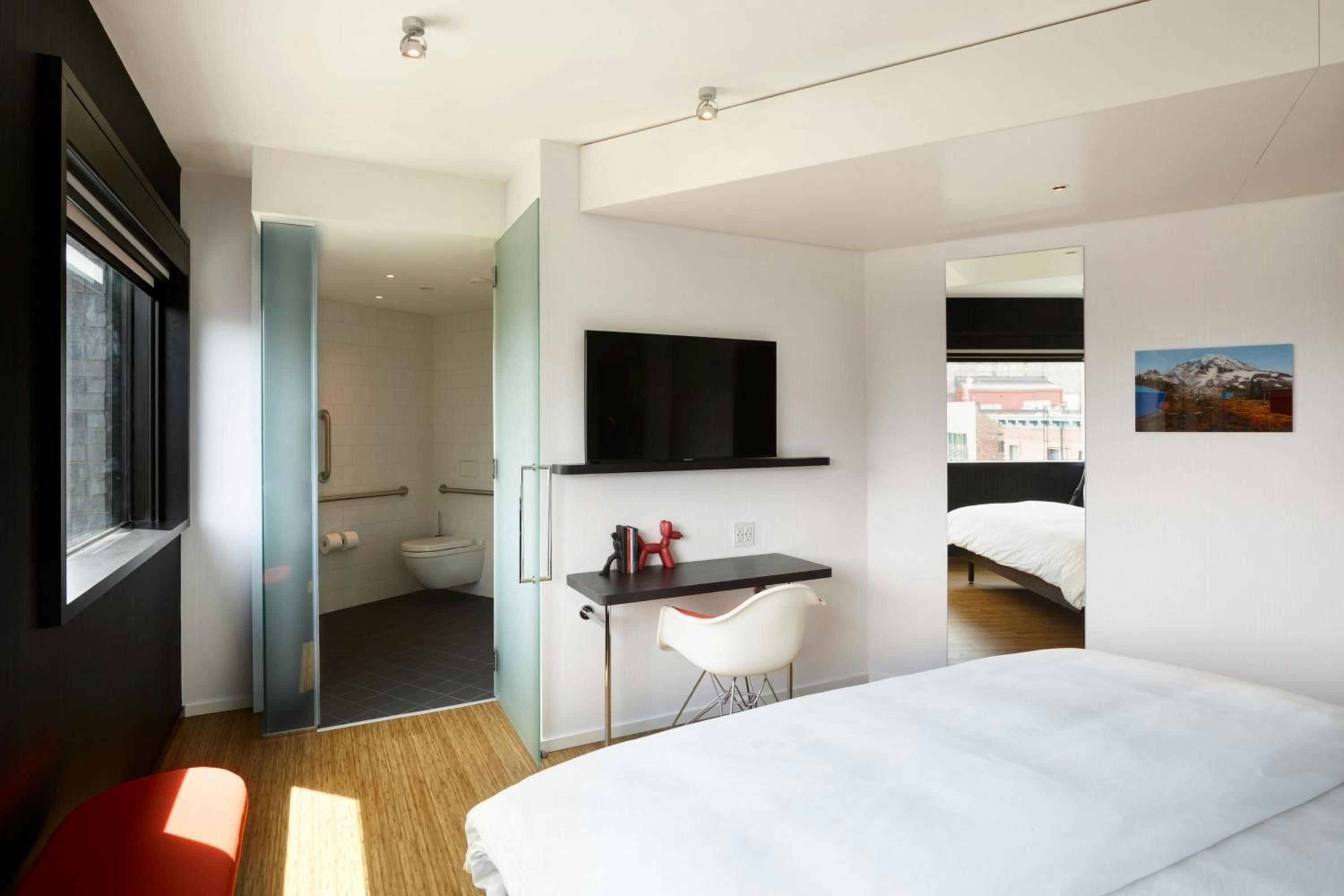King Room - Accessible - Photo 2