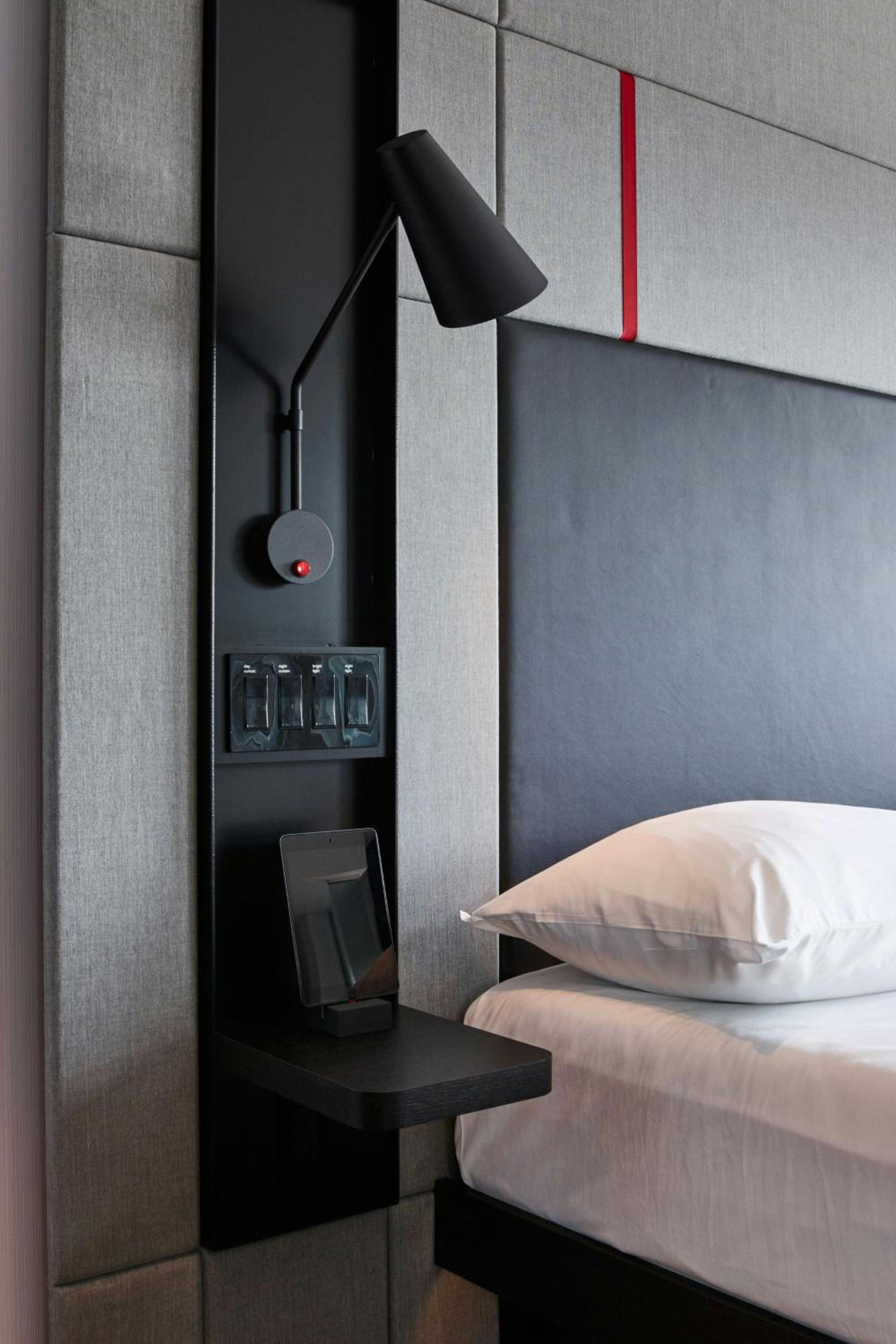 King Room - Accessible - Photo 5