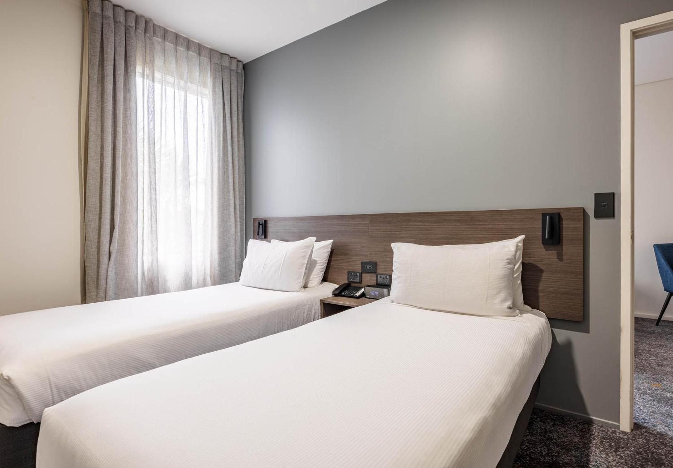 One-Bedroom Suite - Photo 3