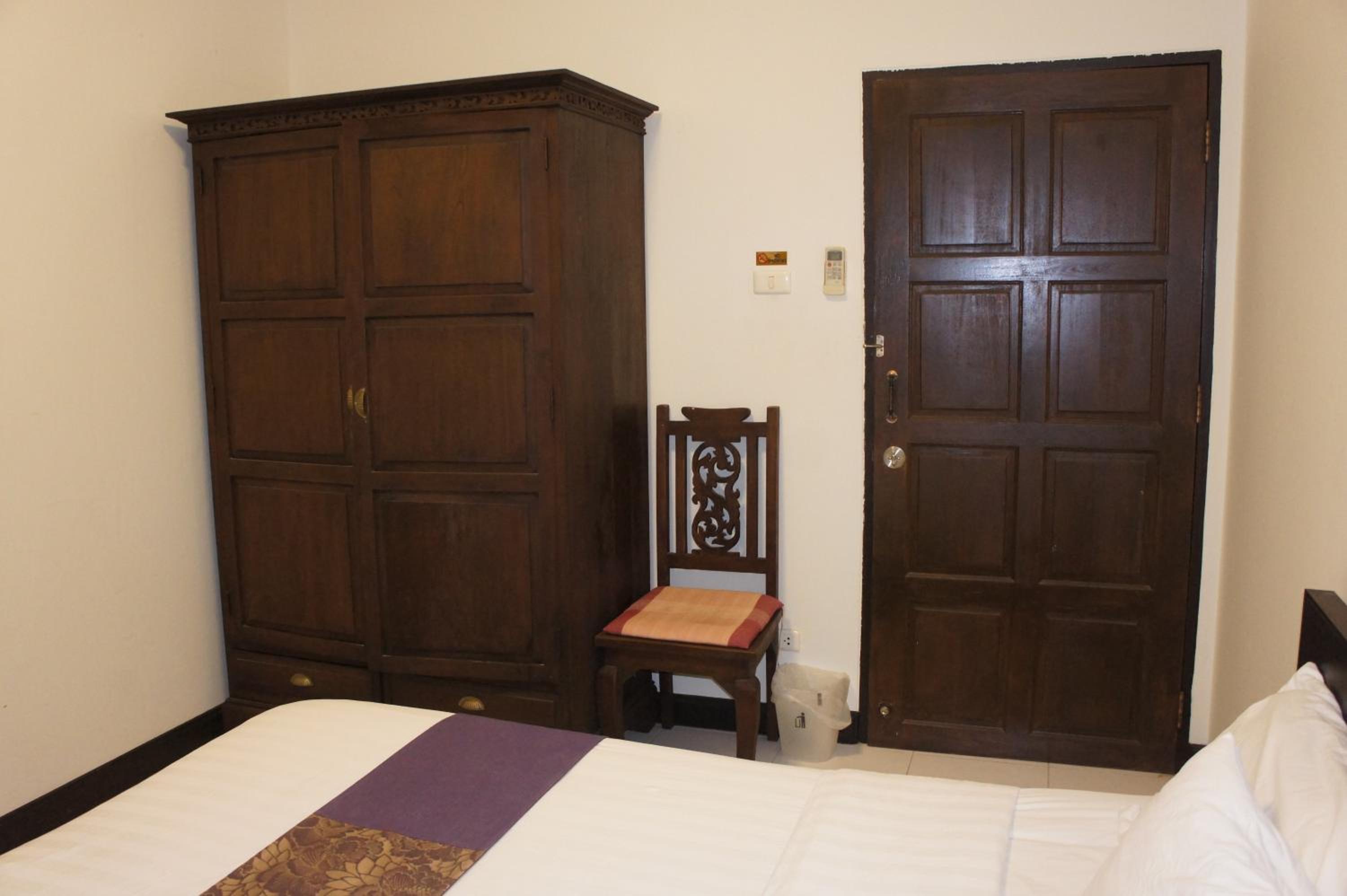Double Room with Private Bathroom - Photo 6