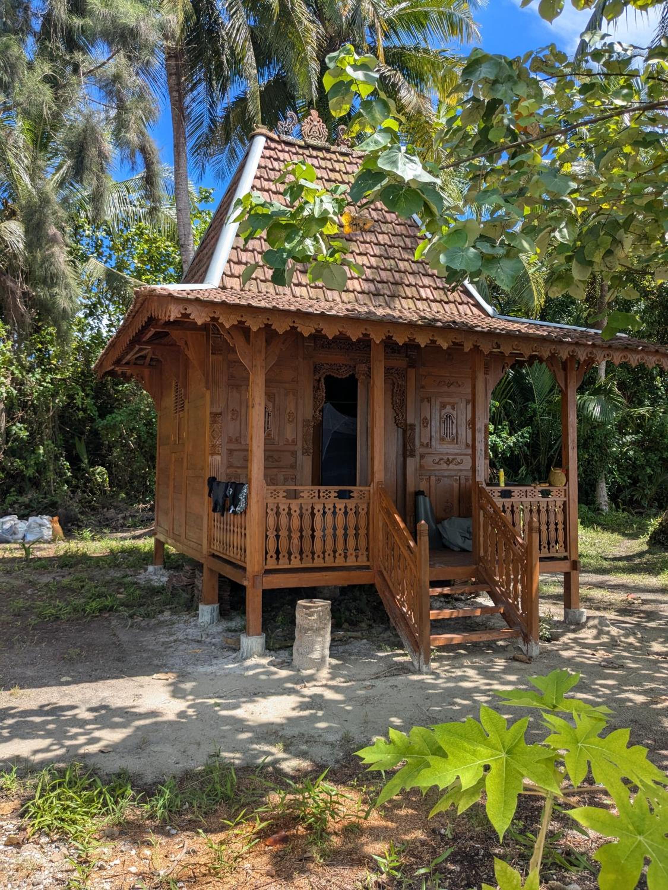 Bungalow - Beach Front - Photo 1