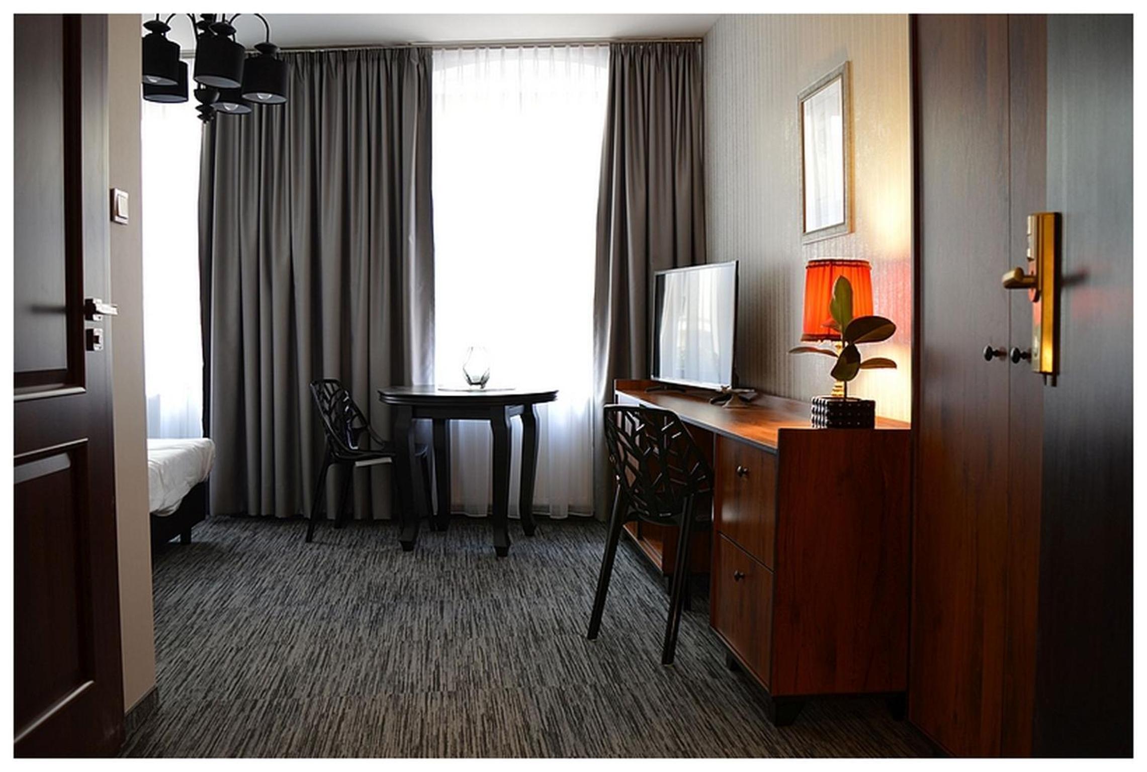 Double or Twin Room photo 2