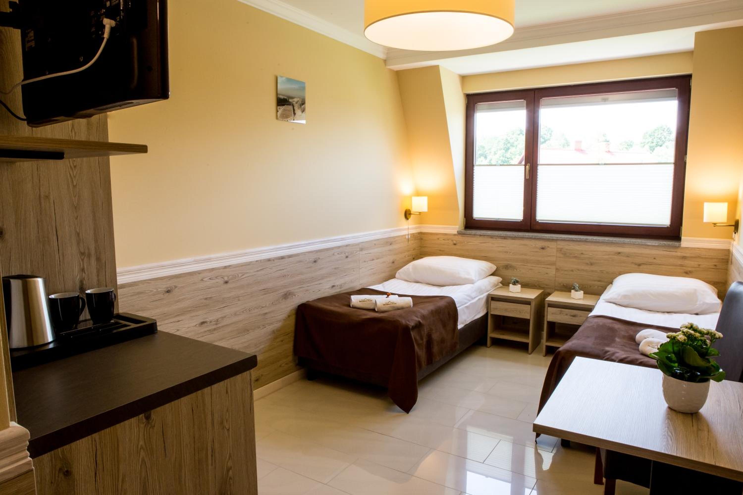 Twin Room - Photo 18