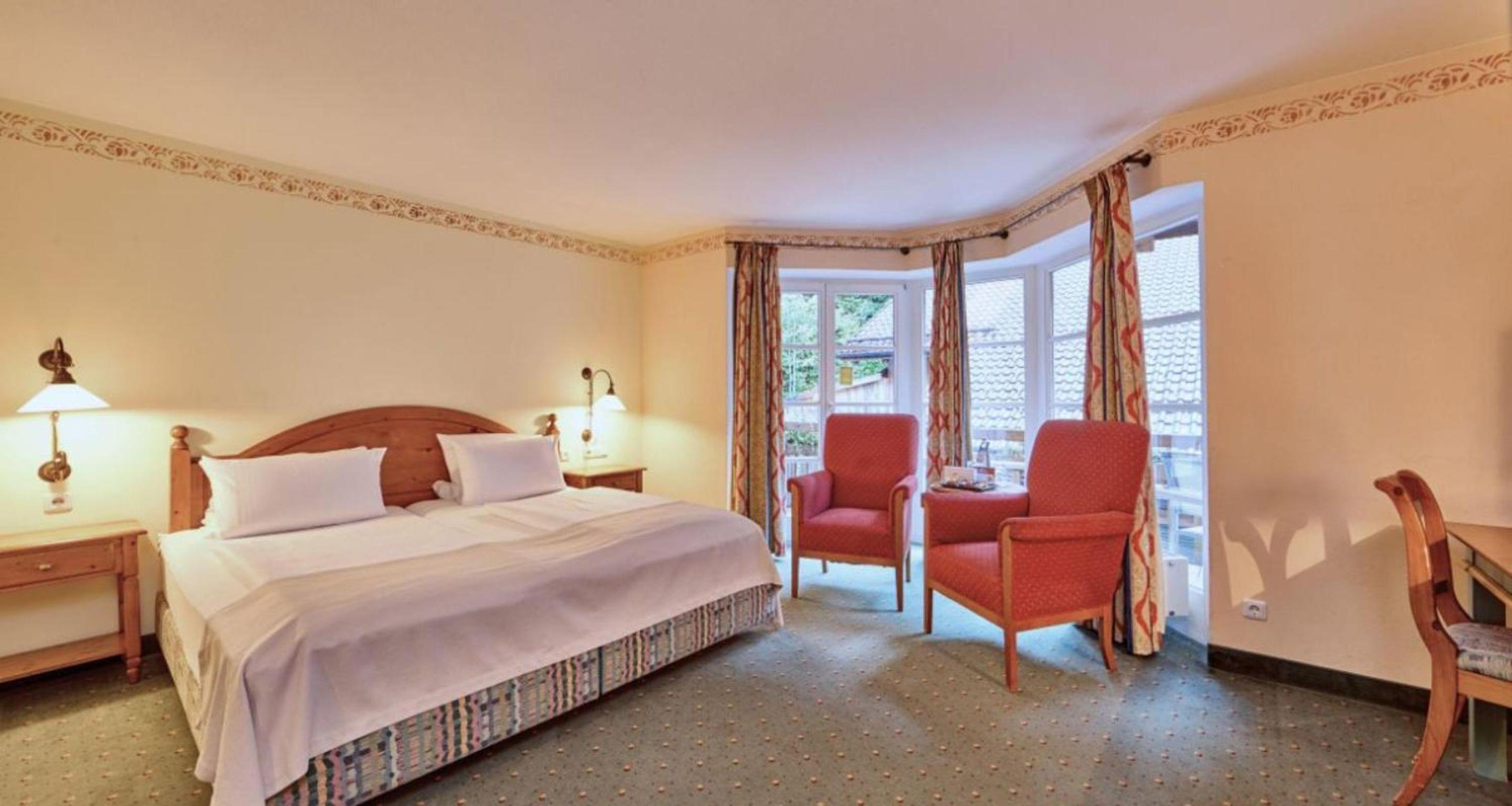 Comfort Room with One Double Bed and One Single Bed - Balcony/Separate Building - Photo 6
