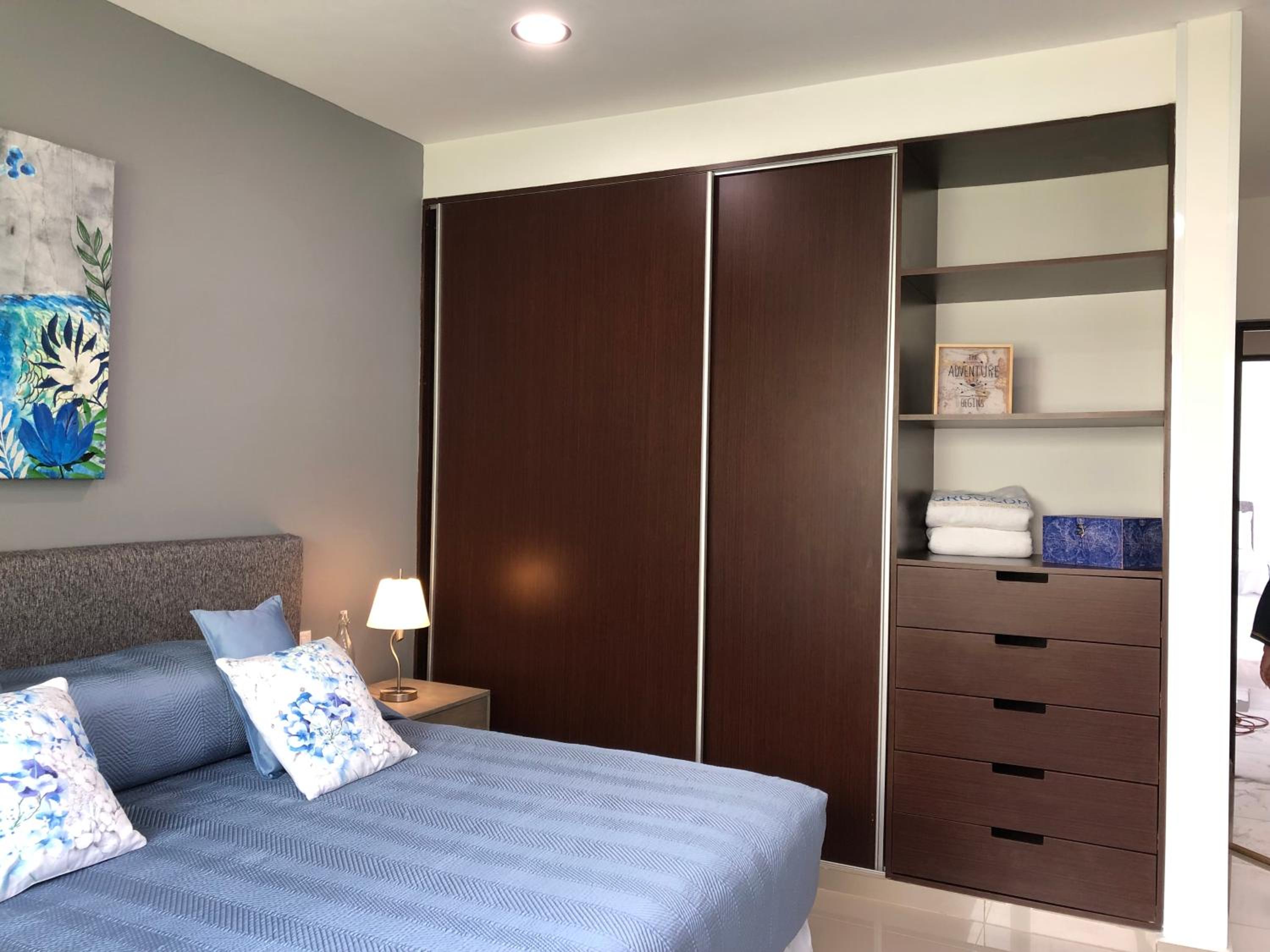 Three-Bedroom Apartment - Photo 4