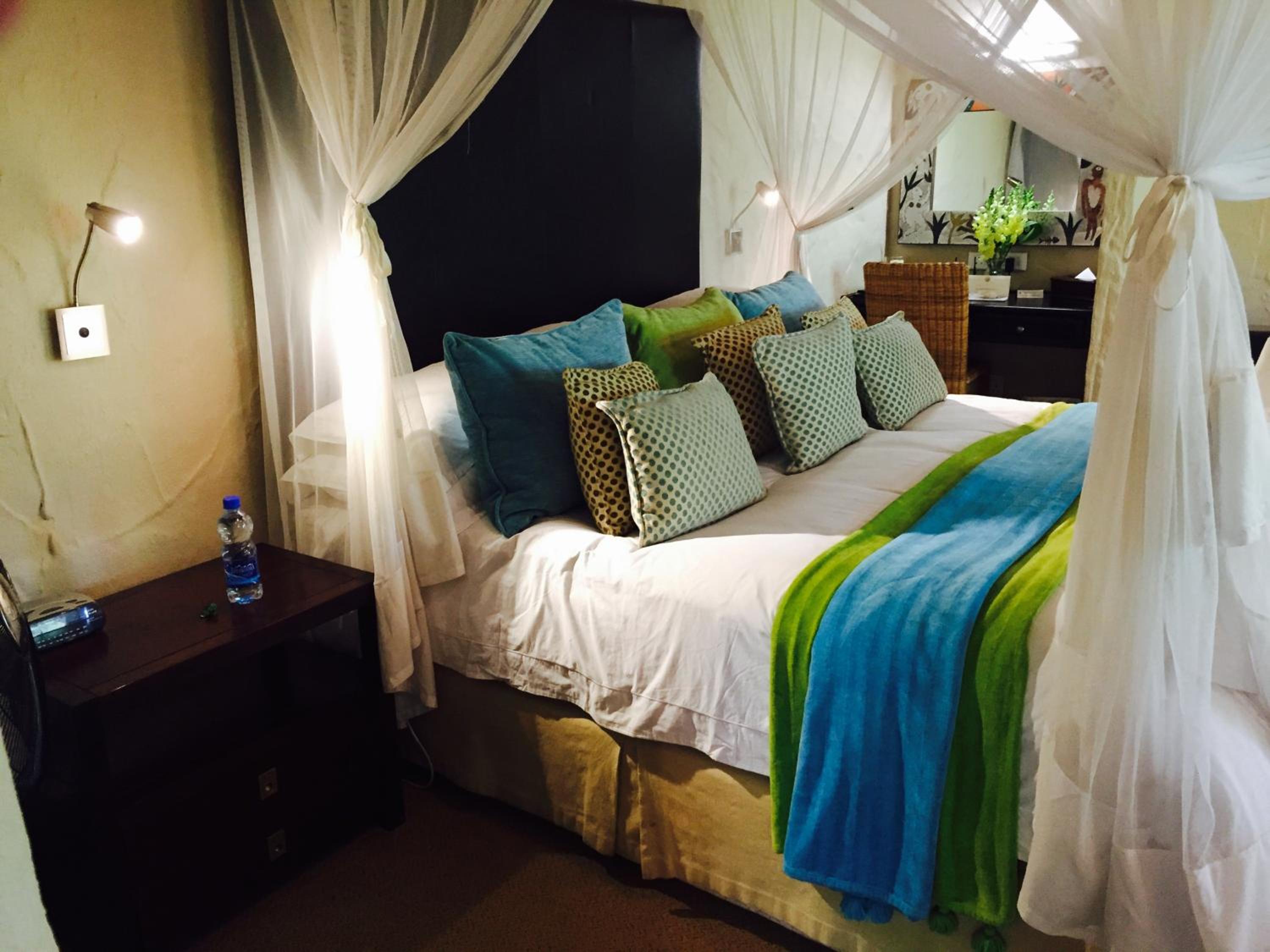 Two-Bedroom Family Suite with Private Pool photo 3