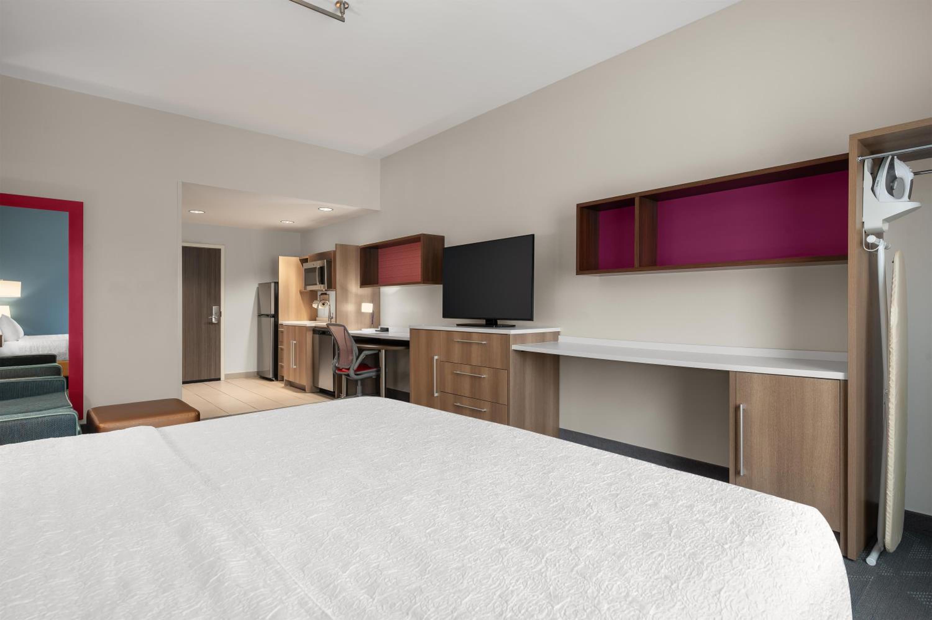 King Studio Suite - Photo 3