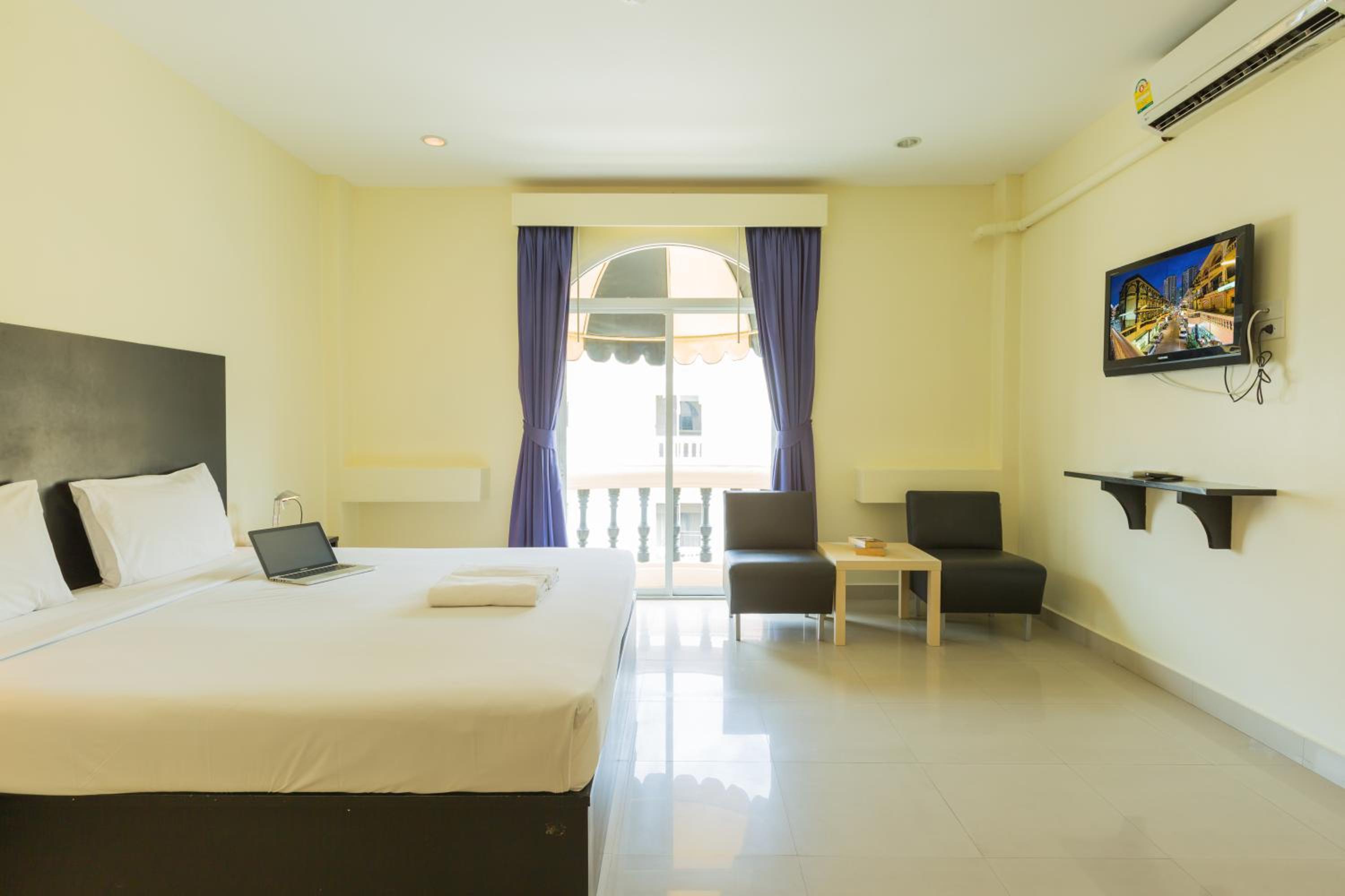 Deluxe Double Room photo 3