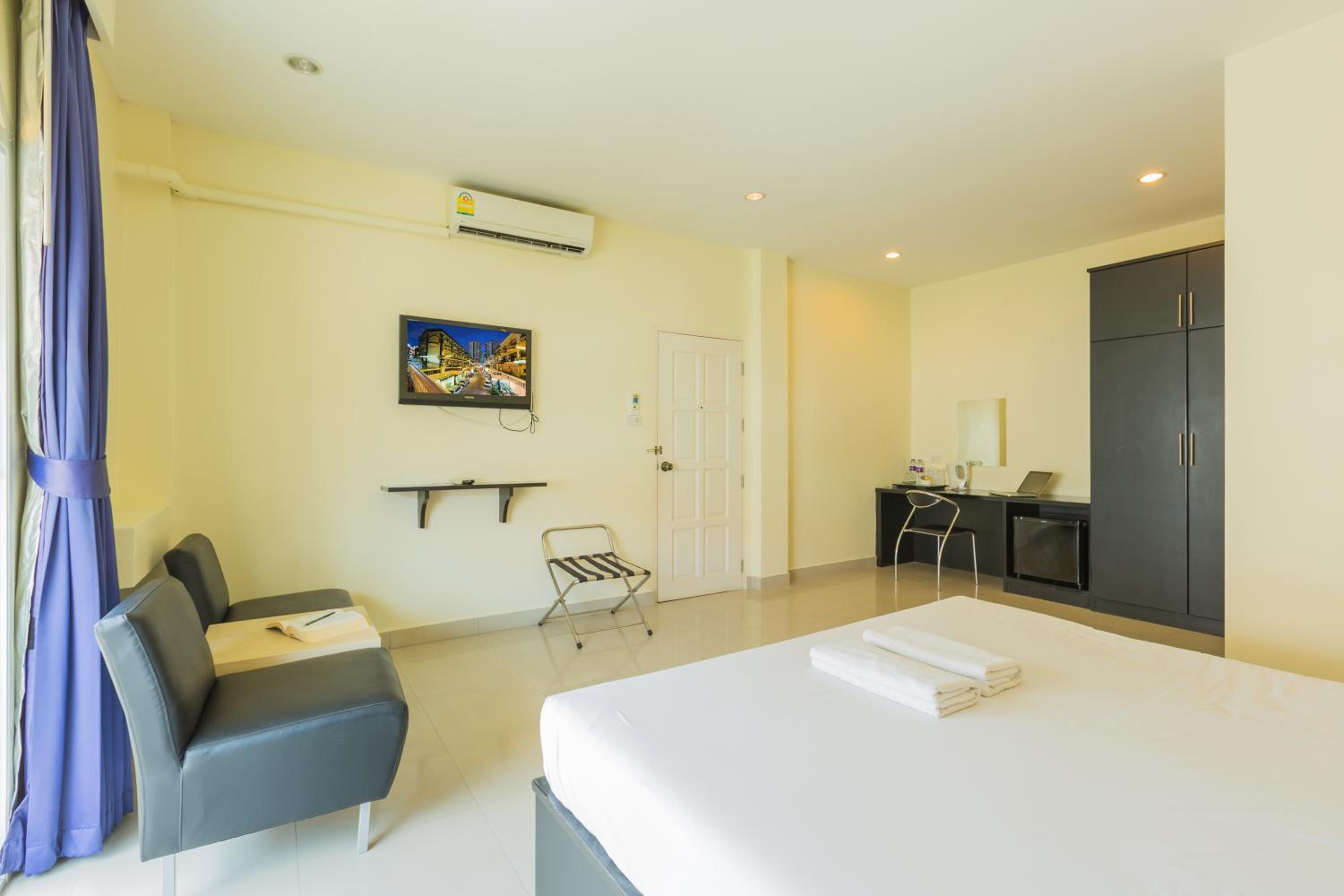 Deluxe Double Room photo 3