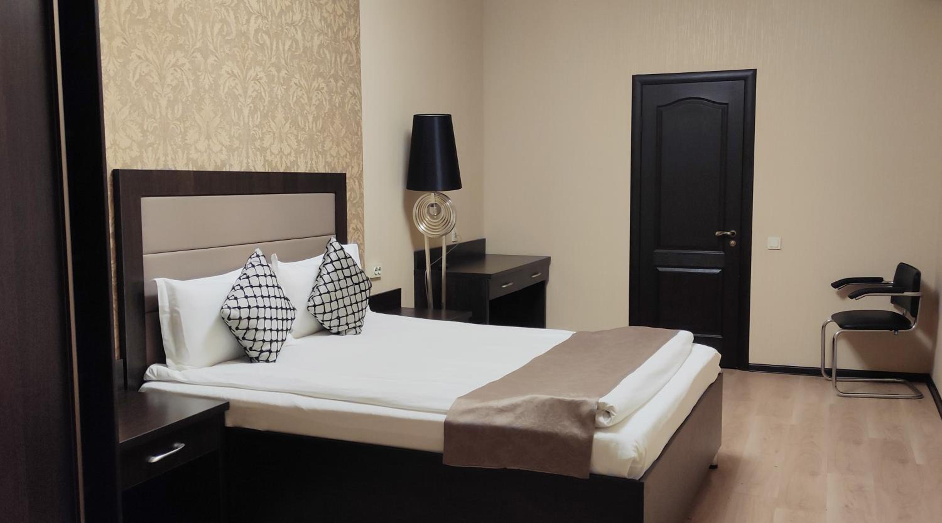 Budget Double Room photo 2