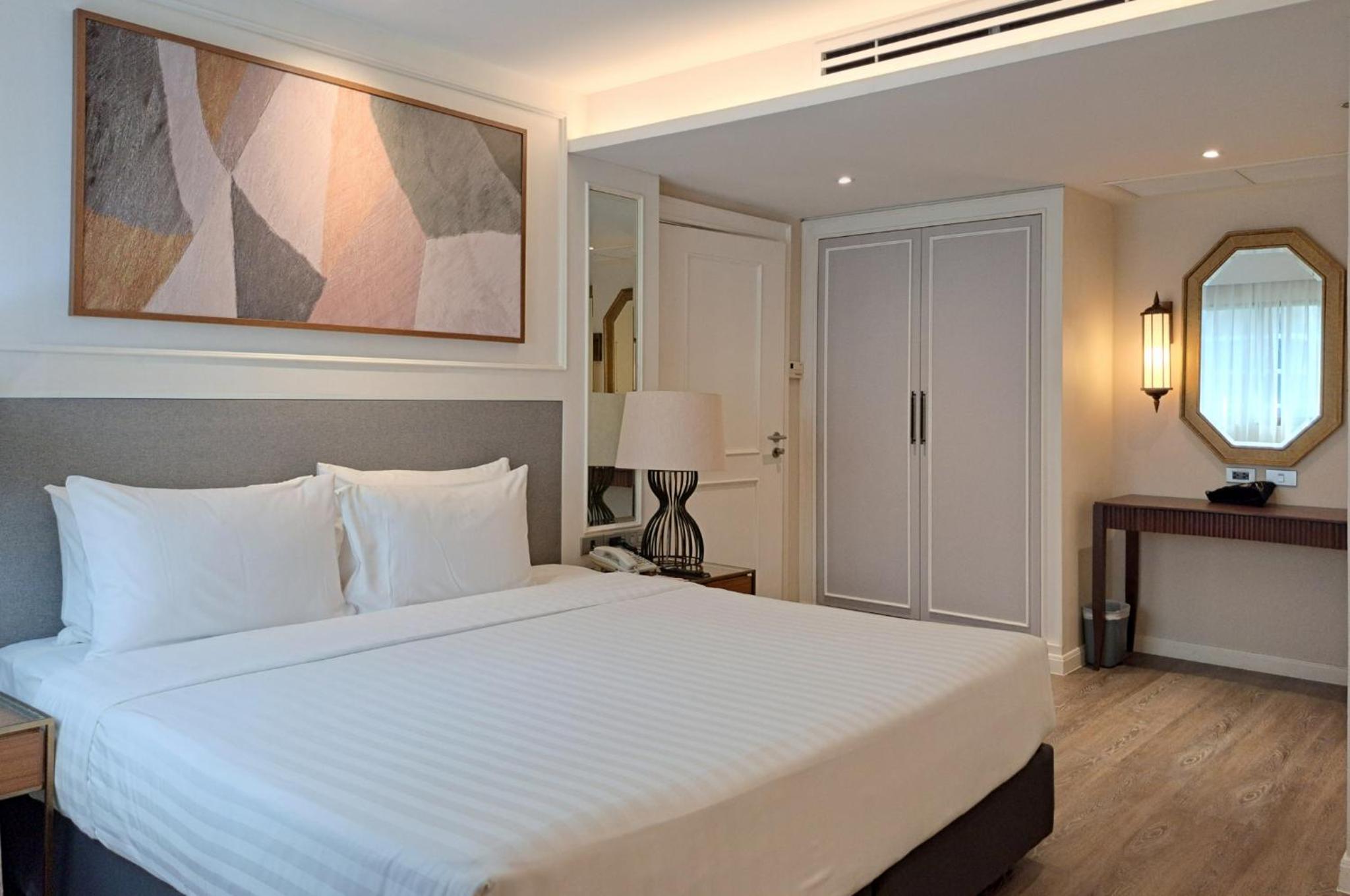 One Bedroom Platinum Plus Suite photo 3